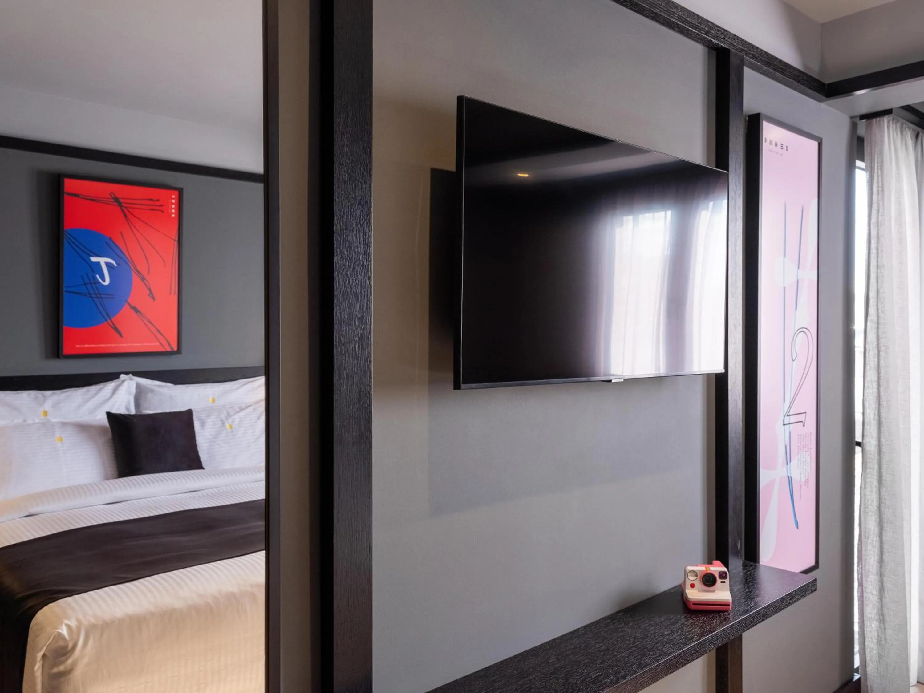 Bed in 3 Pines Design Living