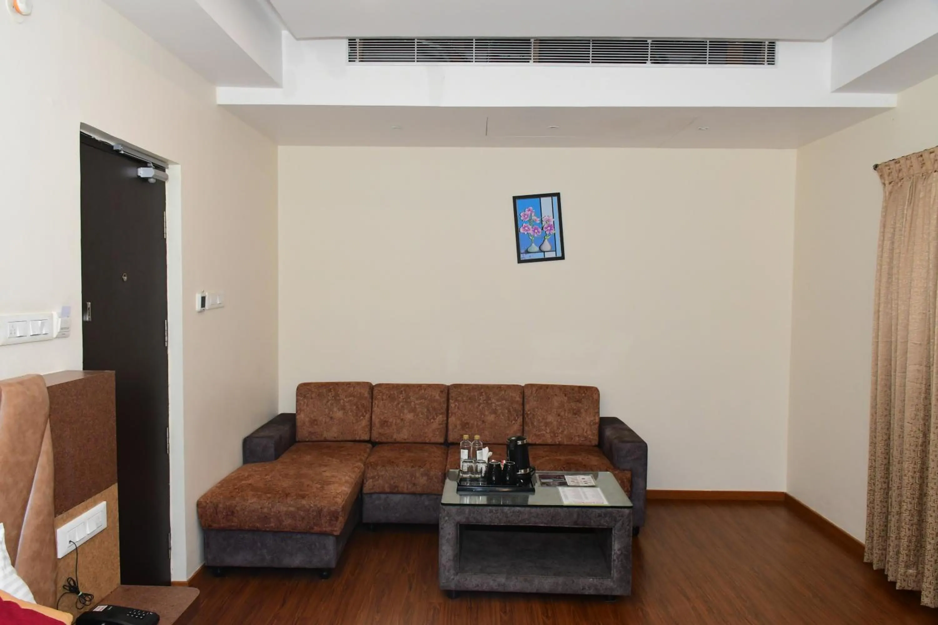 Seating area in Sai Vihaar Inn & Suites