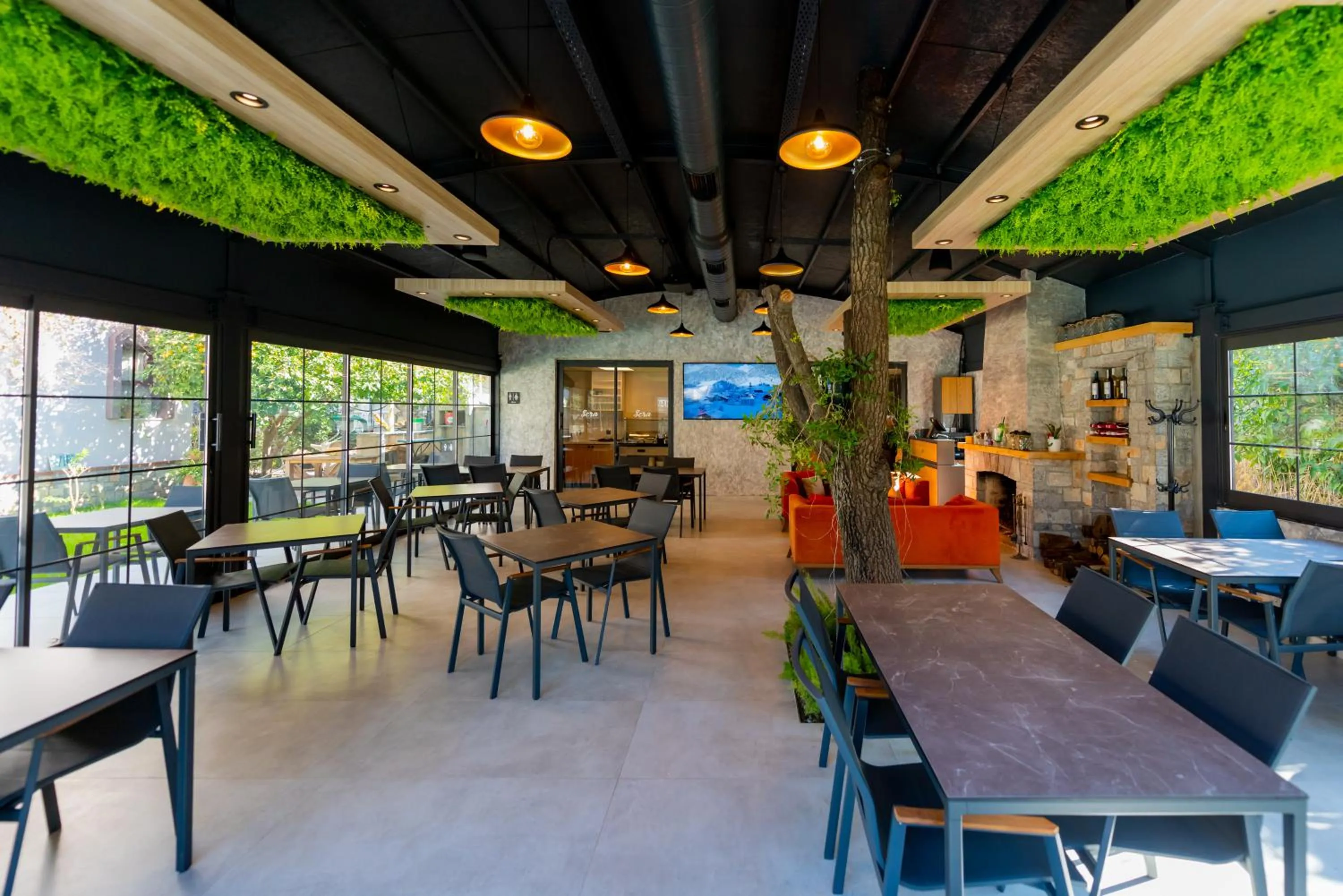 Restaurant/places to eat in Vira Suites Hotel