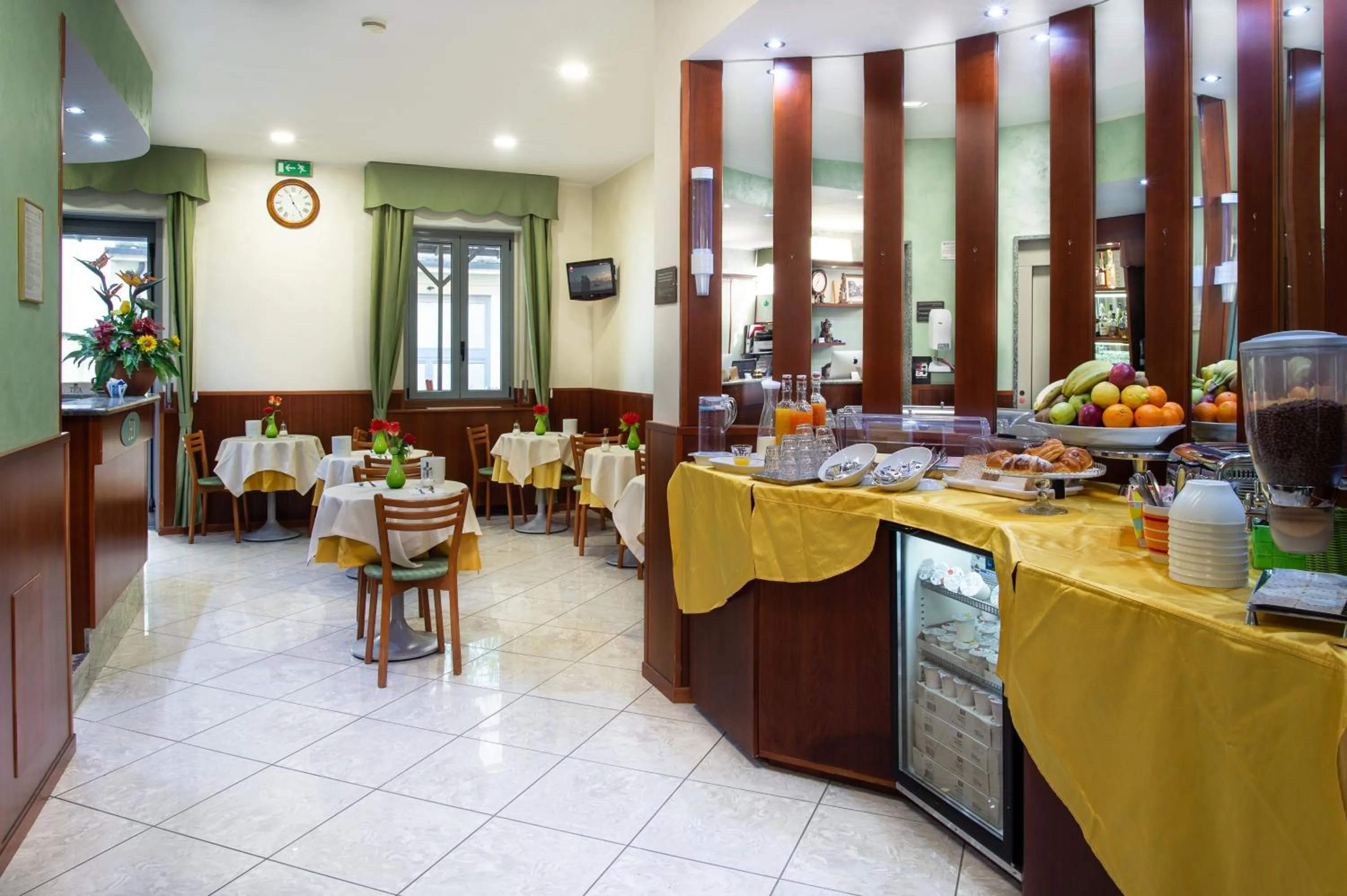 Restaurant/places to eat in Hotel Dorè