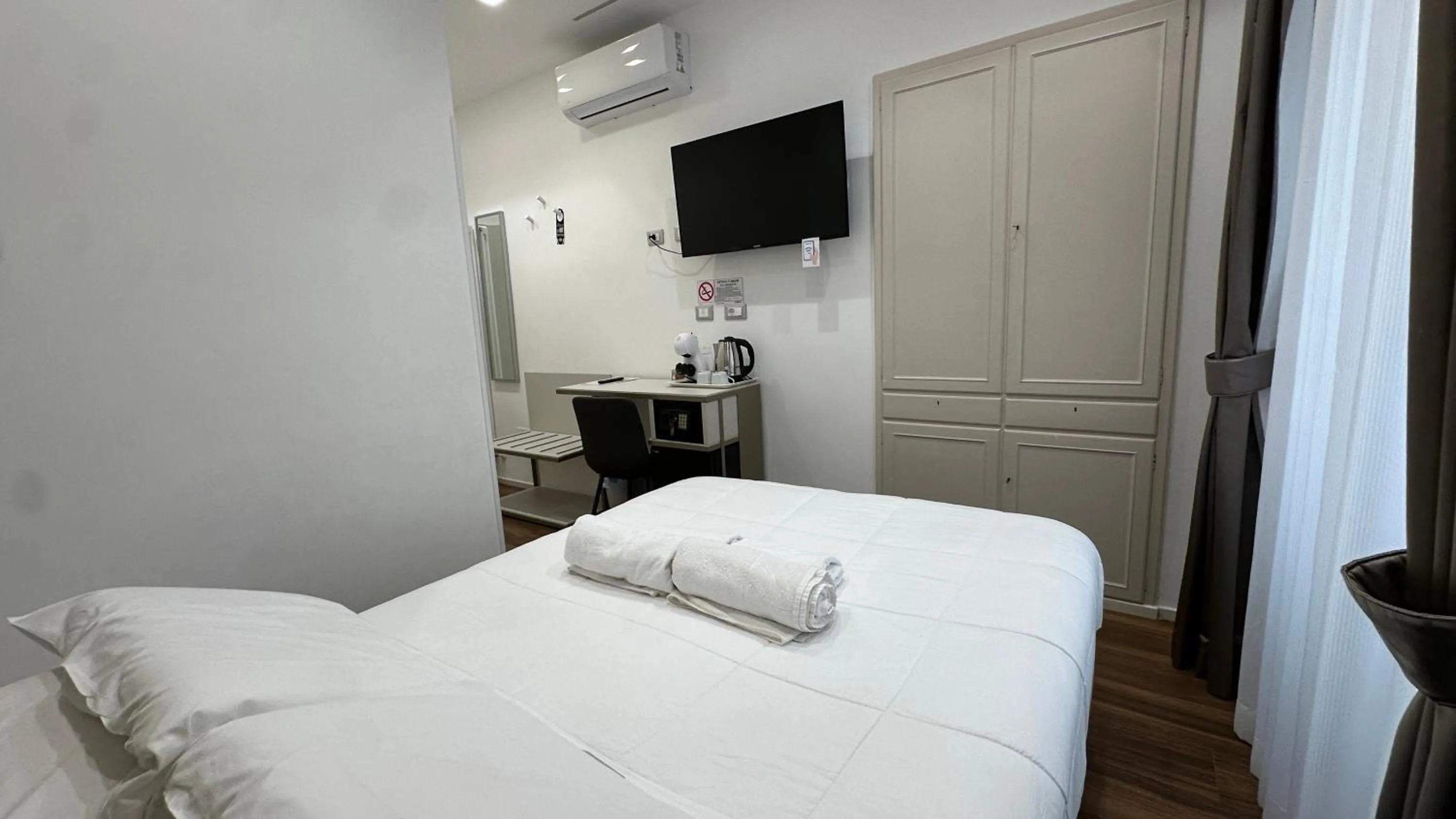 Bed in AngelicaHome Roma