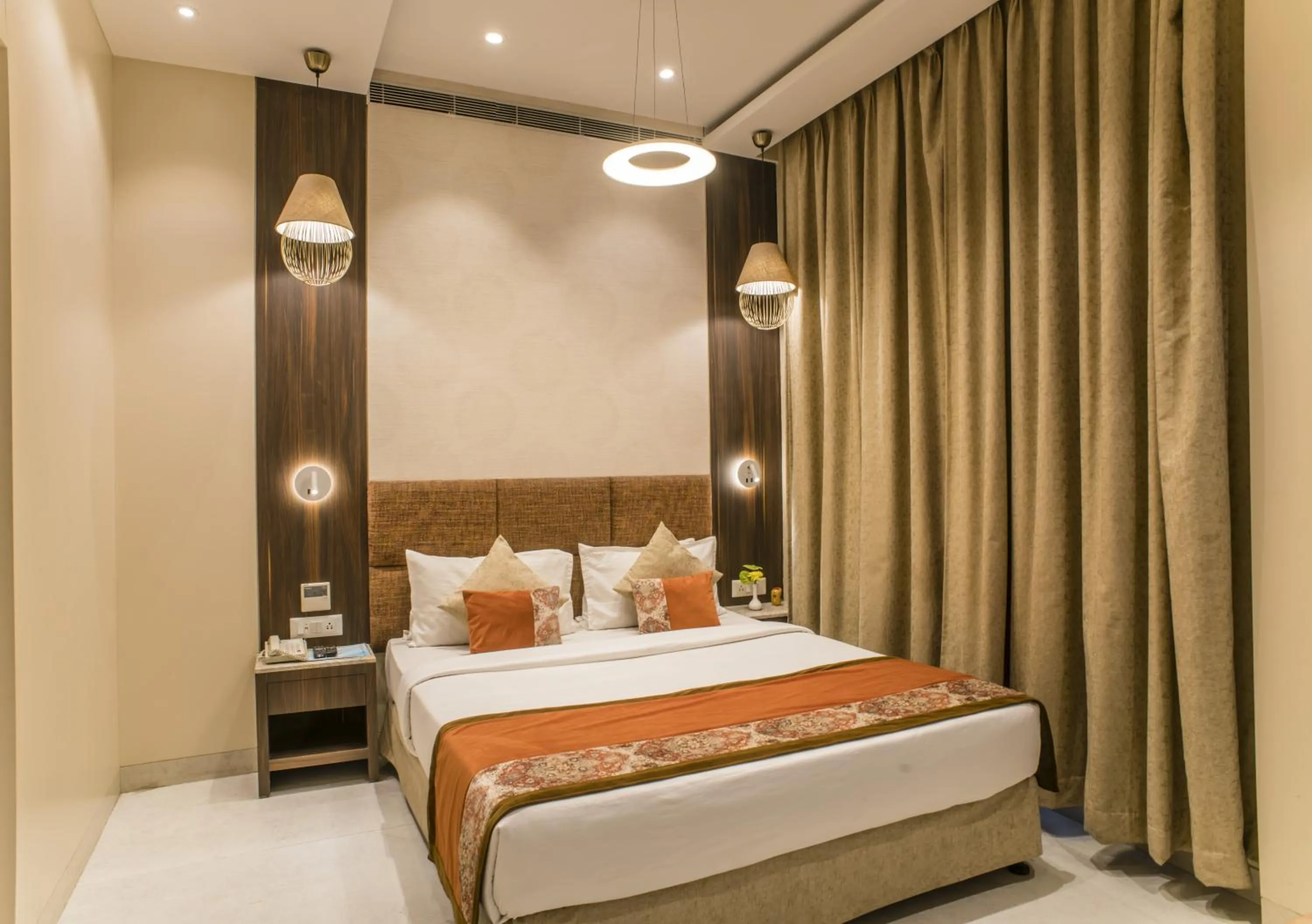 Bedroom, Bed in The Citi Residenci Hotel - Asansol