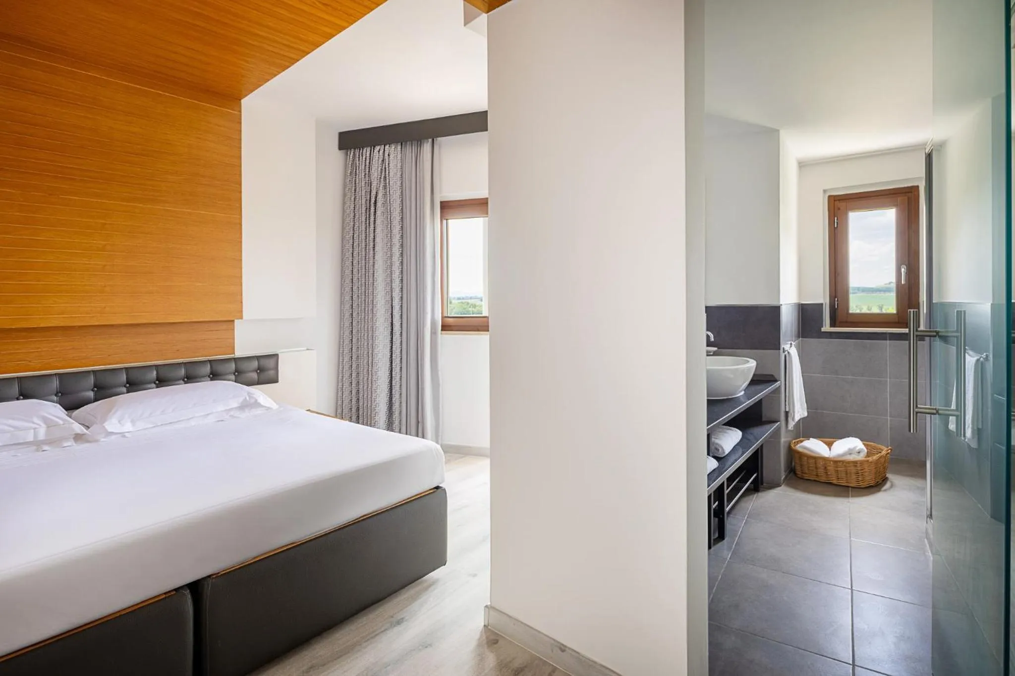 Staff, Bed in Precise House Montaperti Siena