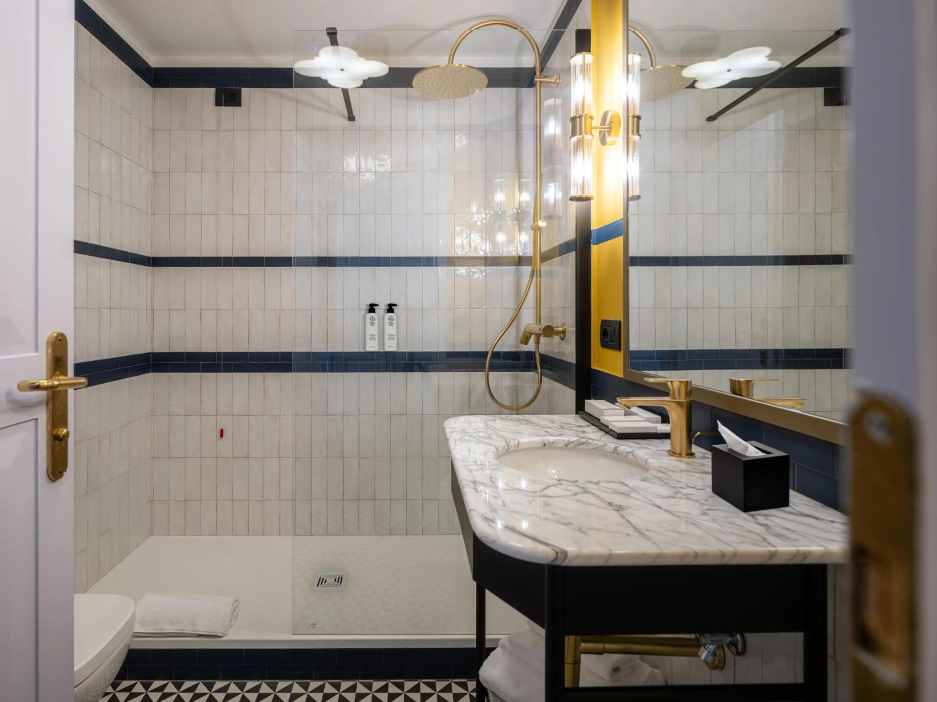 Shower in Villa Ermellina Siena, a Tribute Portfolio Hotel