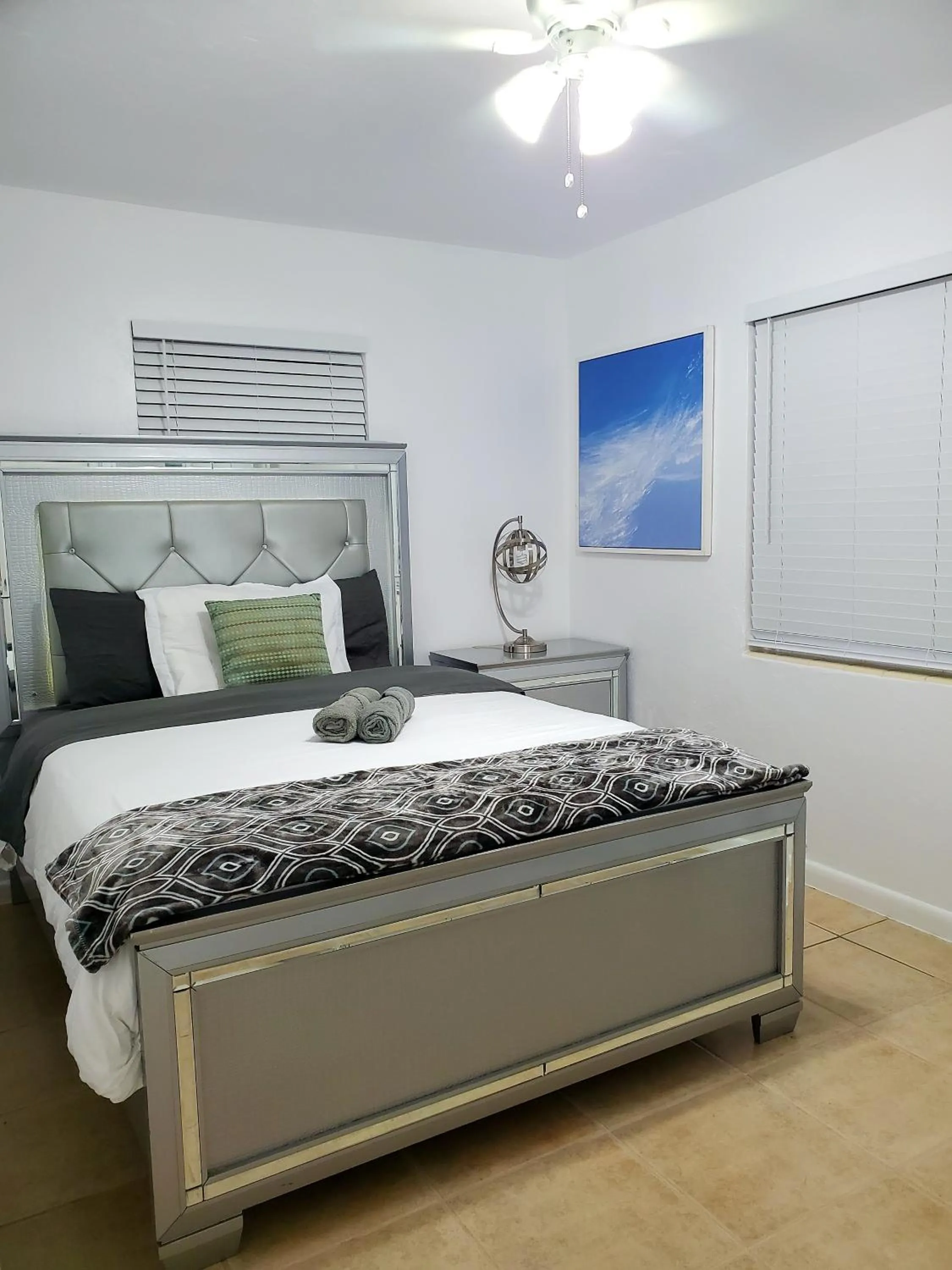 Bed in Singer Island Inn