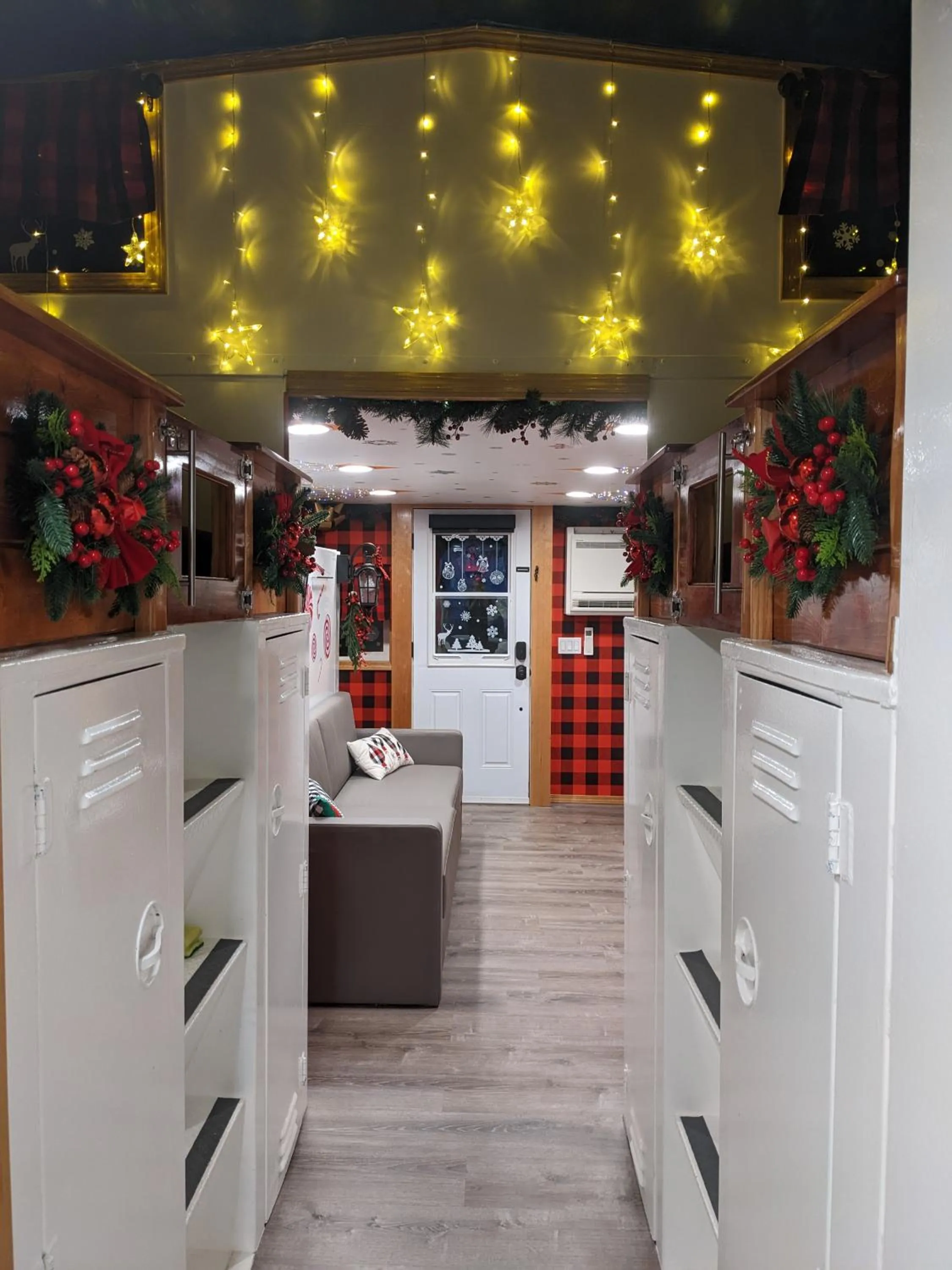 Bed in Olympic Railway Inn