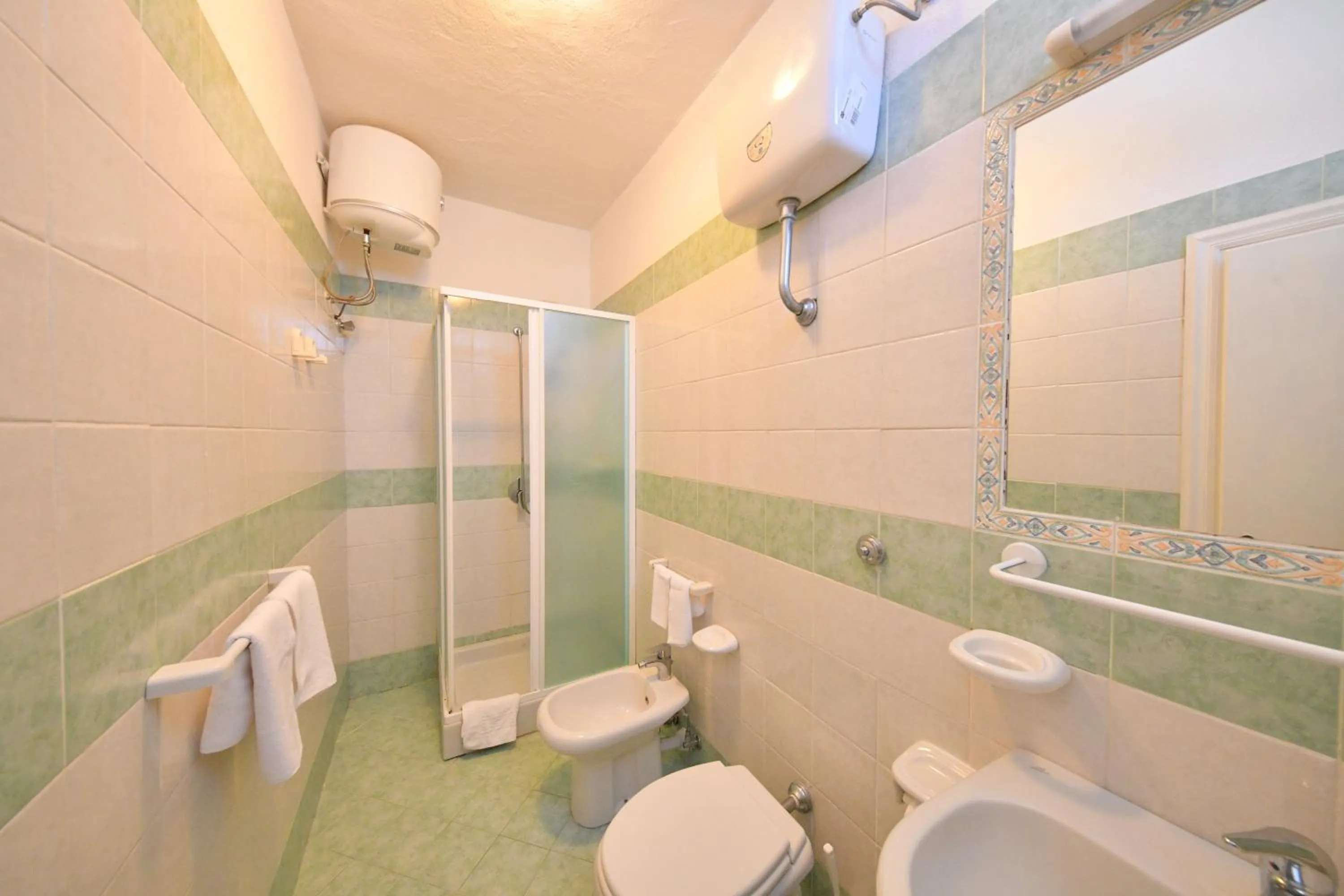 Shower in Hotel Parco Cartaromana