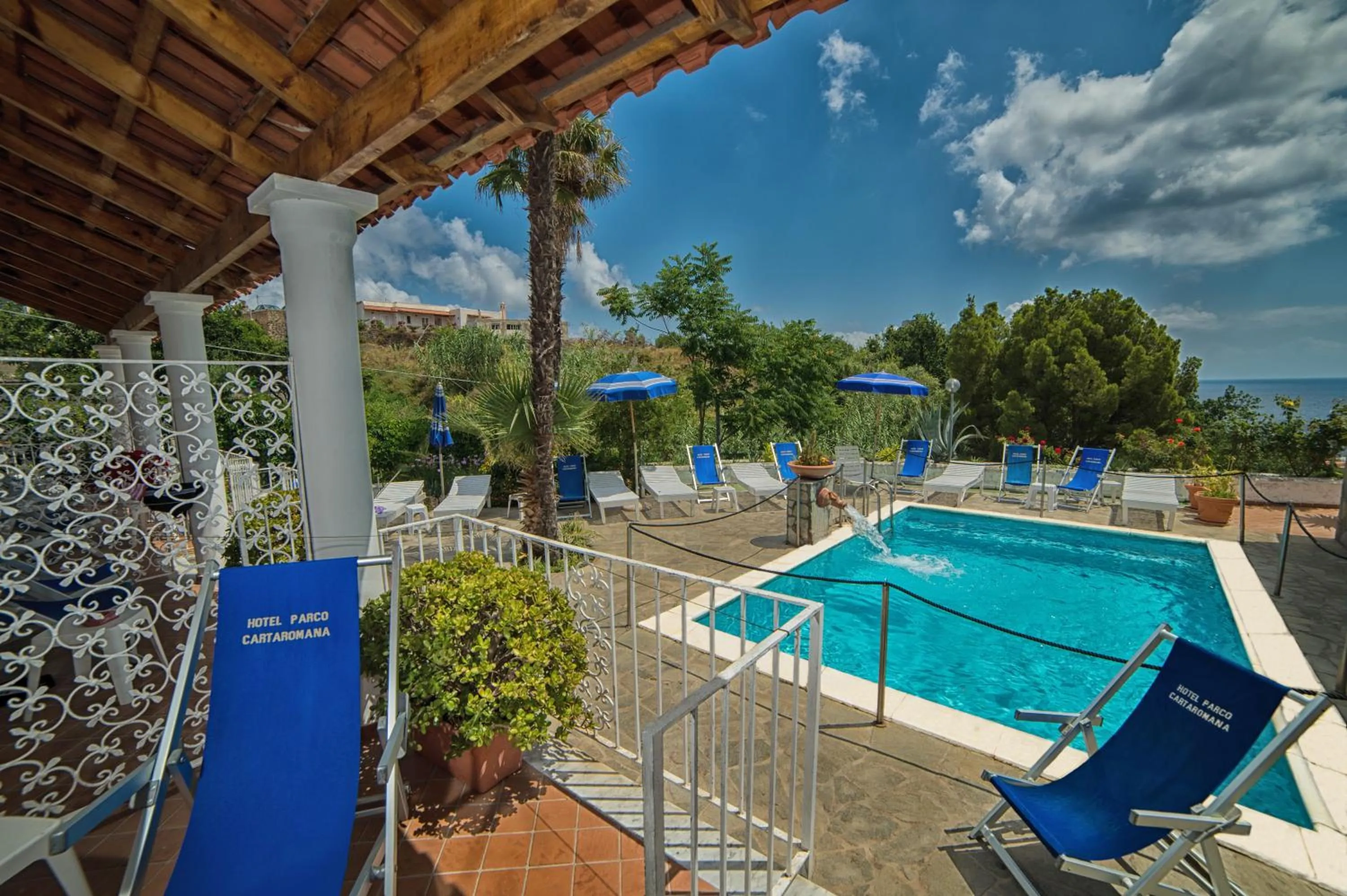 Pool view in Hotel Parco Cartaromana