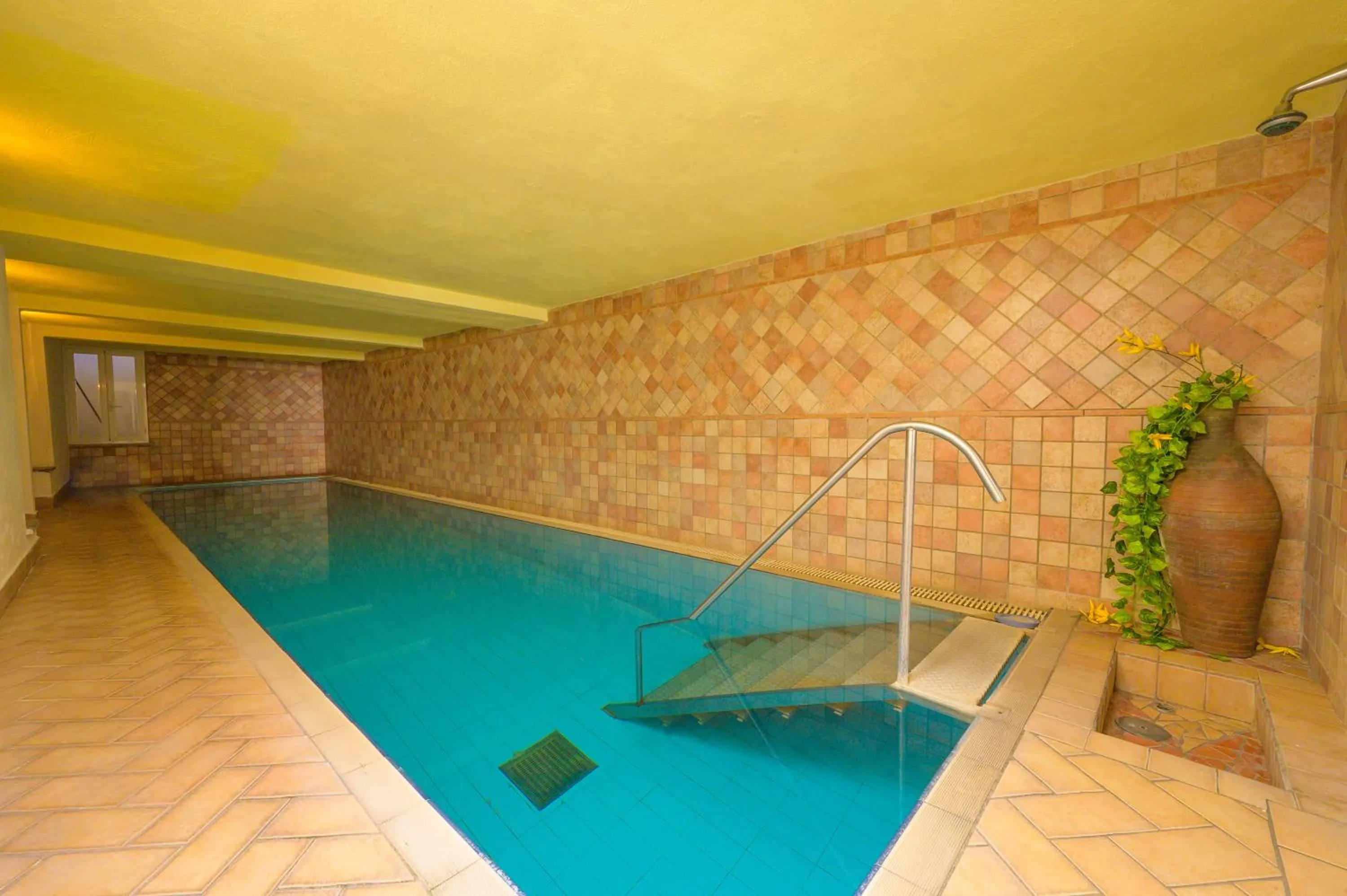 Swimming pool in Hotel Parco Cartaromana