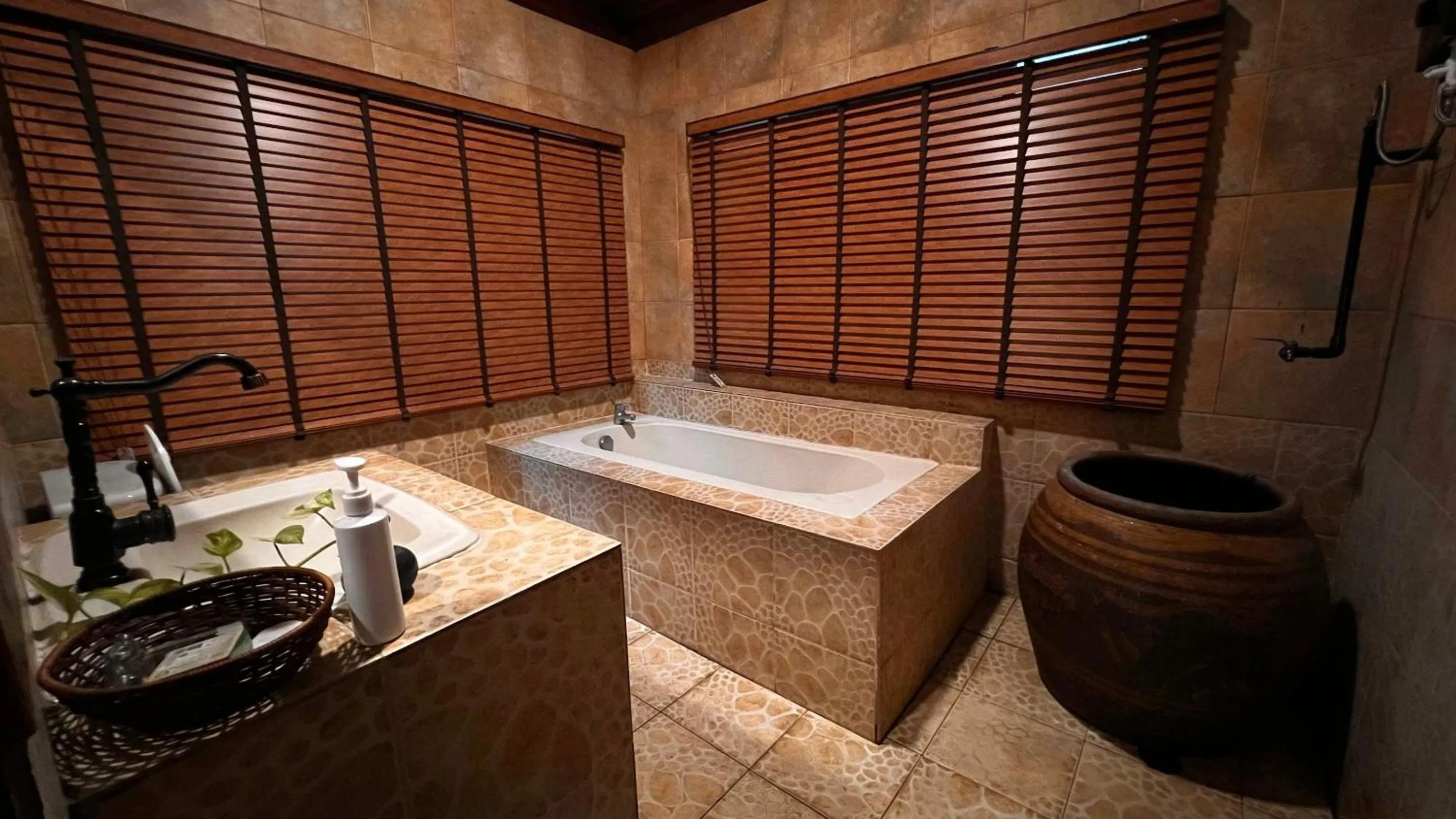 Bathroom in Kawarin Secret Hut Hotel and Resort