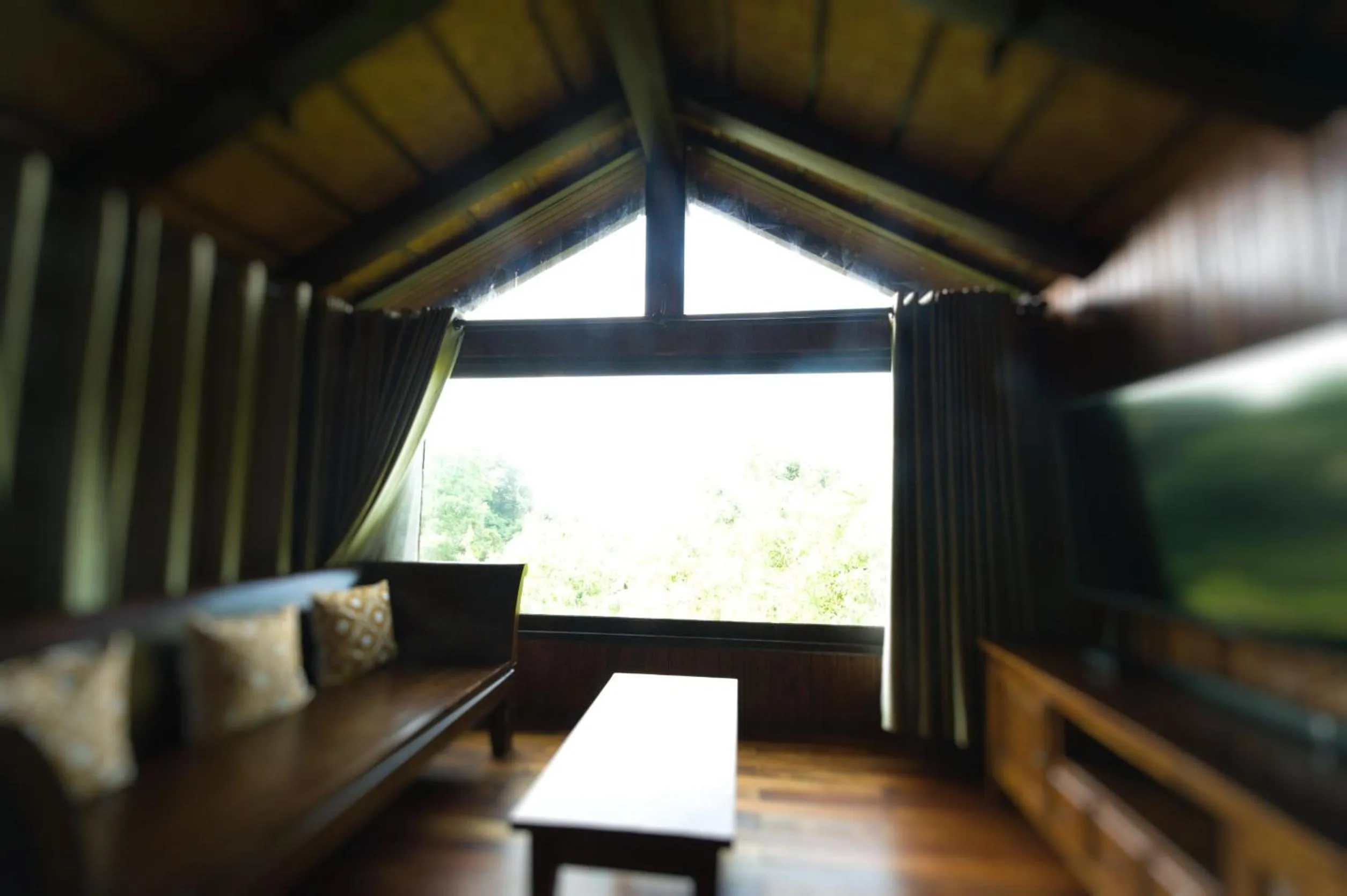 TV and multimedia in Kawarin Secret Hut Hotel and Resort