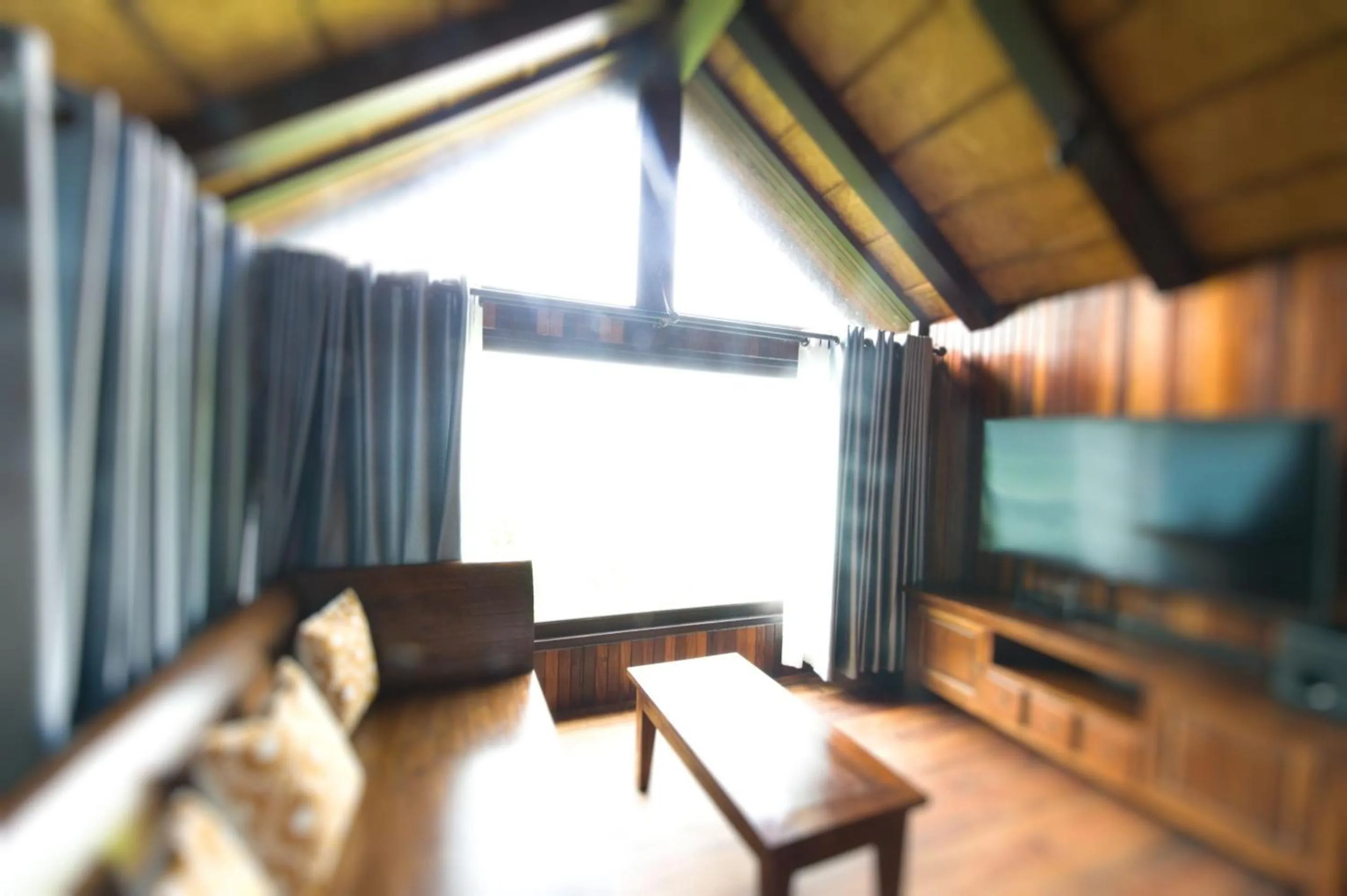 TV and multimedia in Kawarin Secret Hut Hotel and Resort