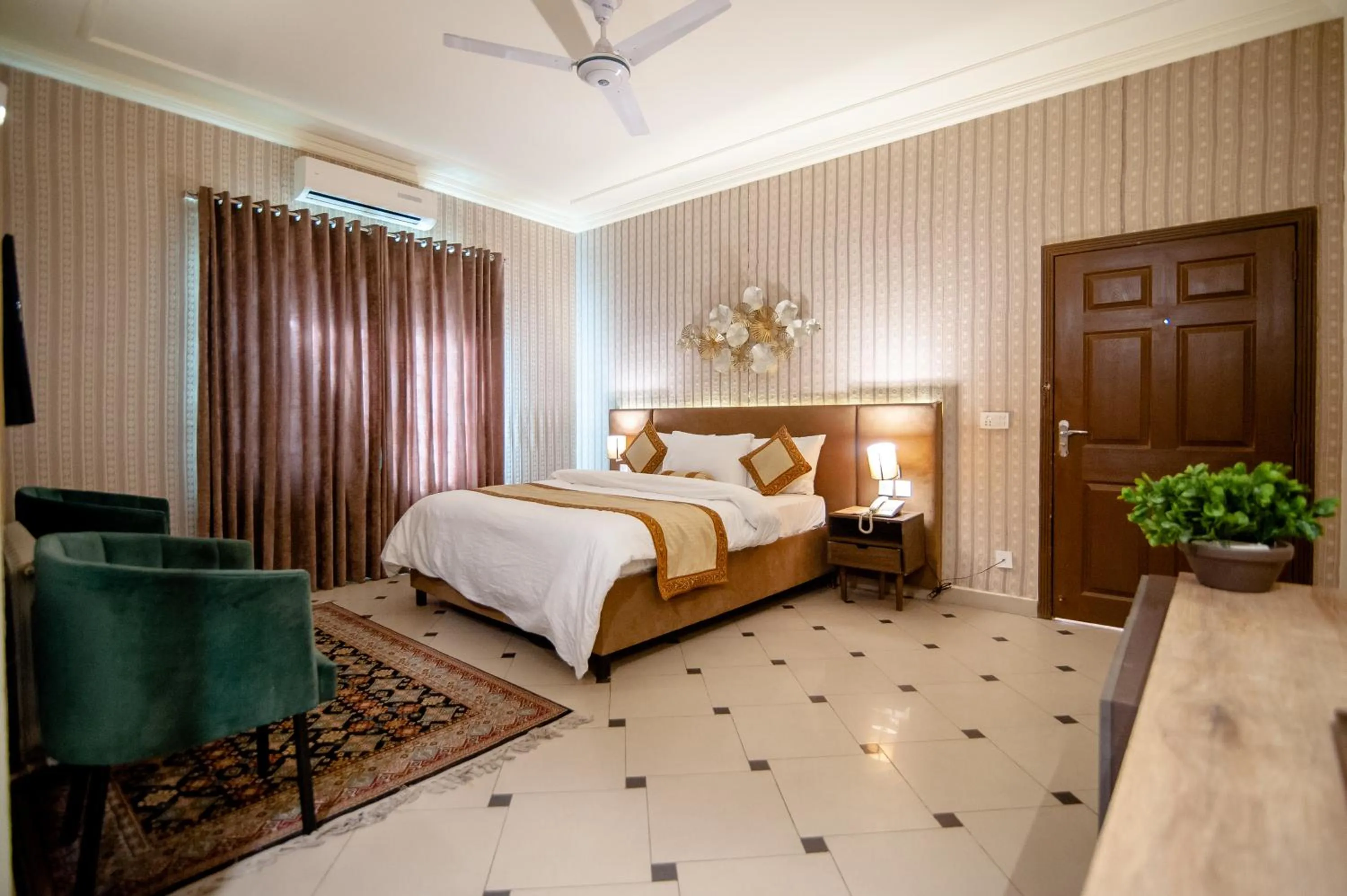 Bed in Shelton's Rezidor Islamabad