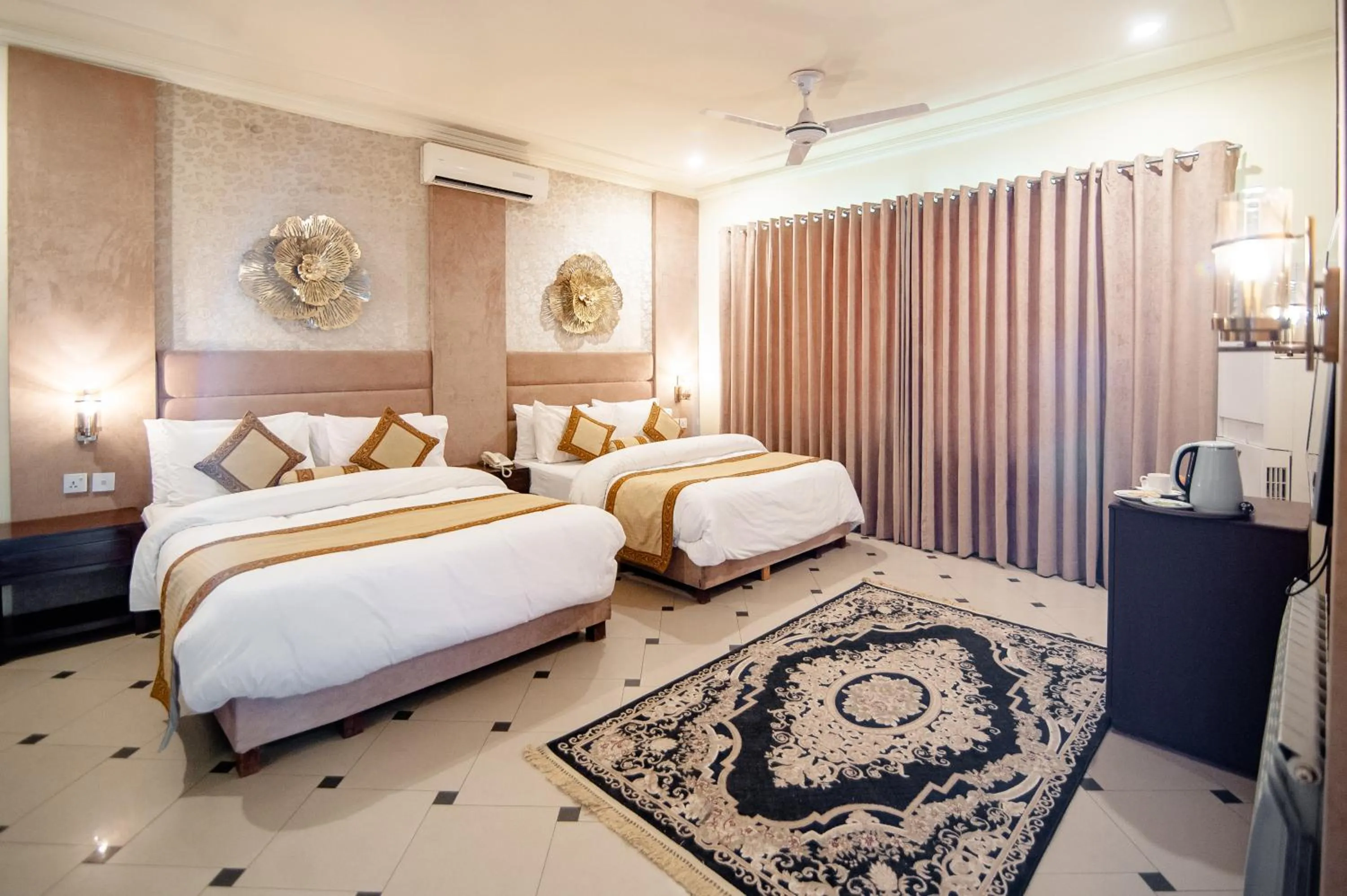 Bed in Shelton's Rezidor Islamabad