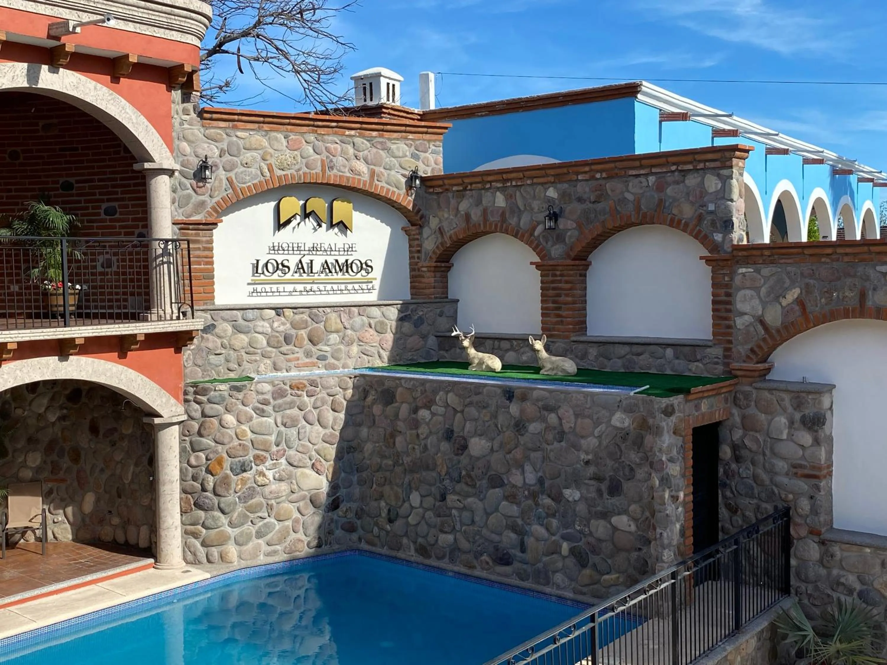Swimming pool in Hotel Real de los Alamos
