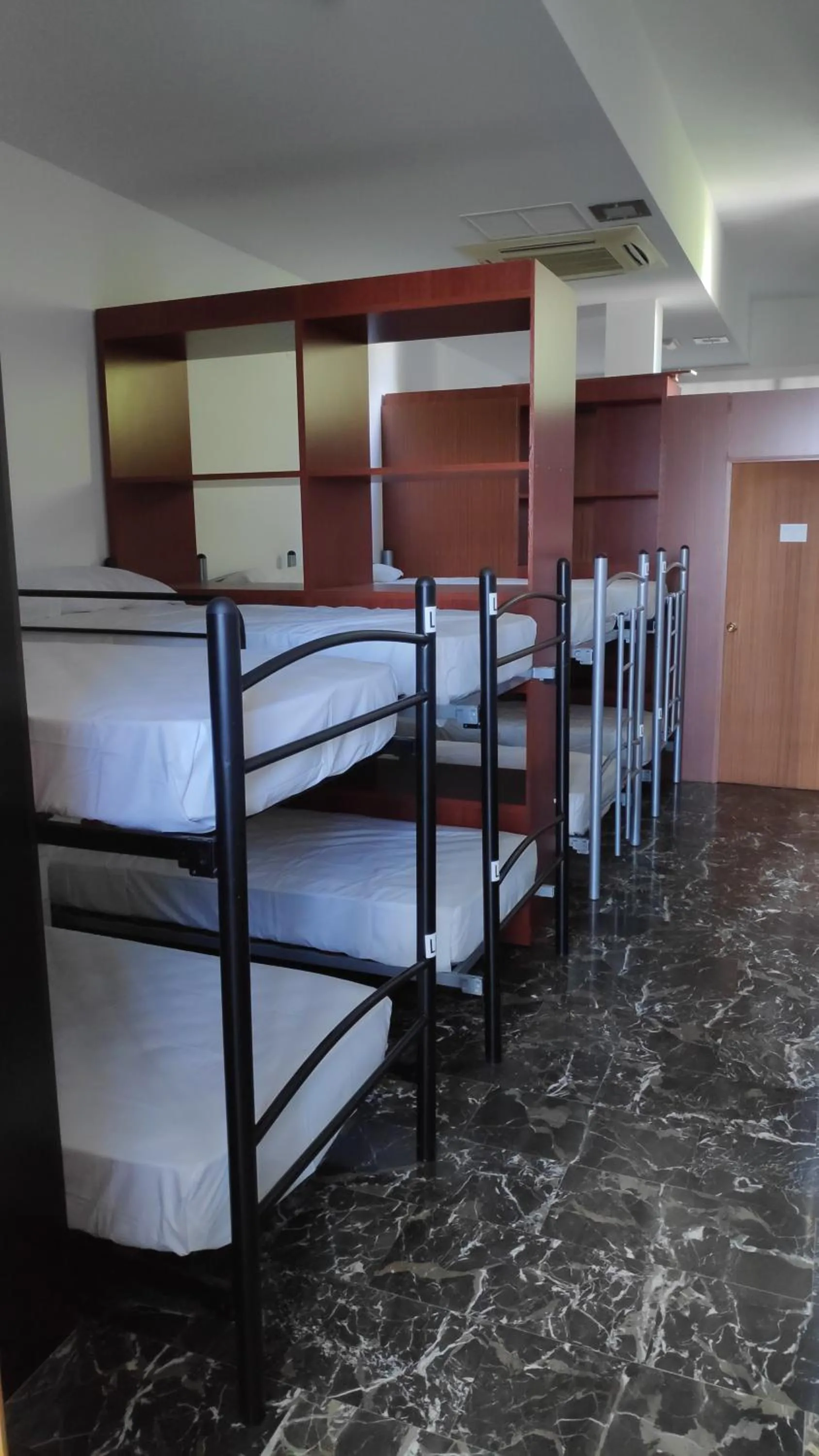 Bed in 8-Bed Dormitory Room in Albergue La Estación