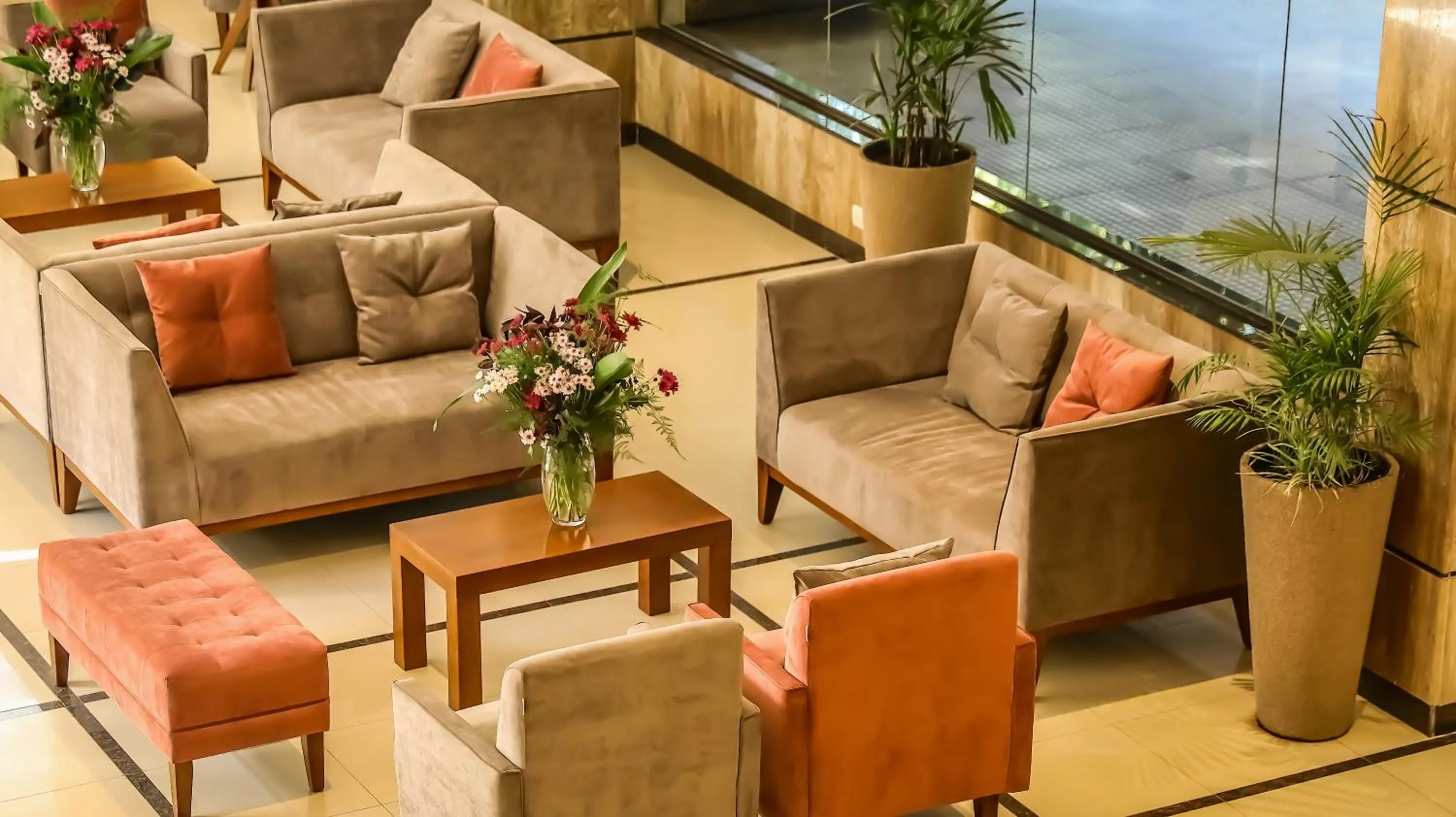 Living room in HOTEL ROYAL PRINCESS