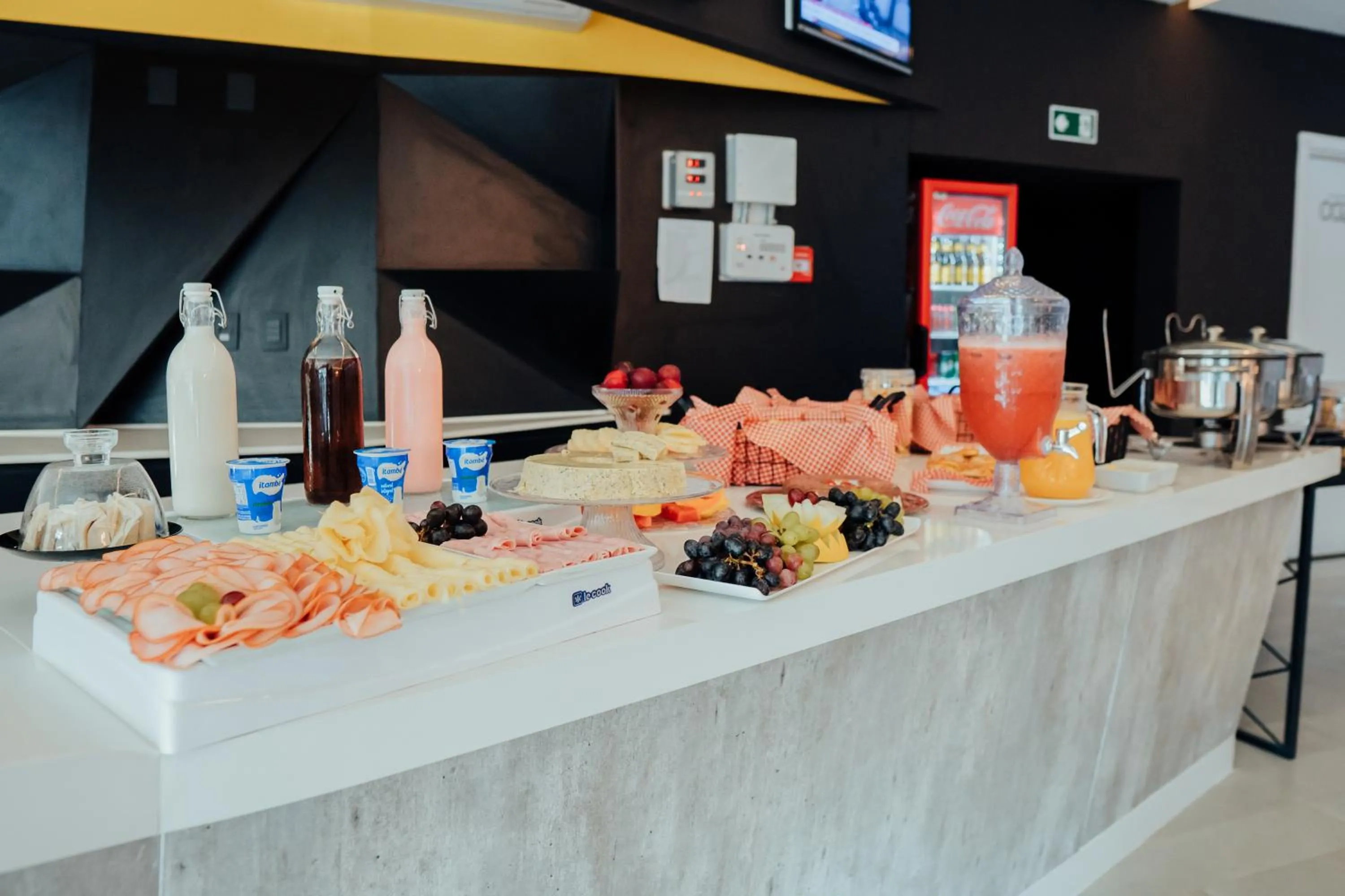 Food and drinks in Front Comfort Teófilo Otoni