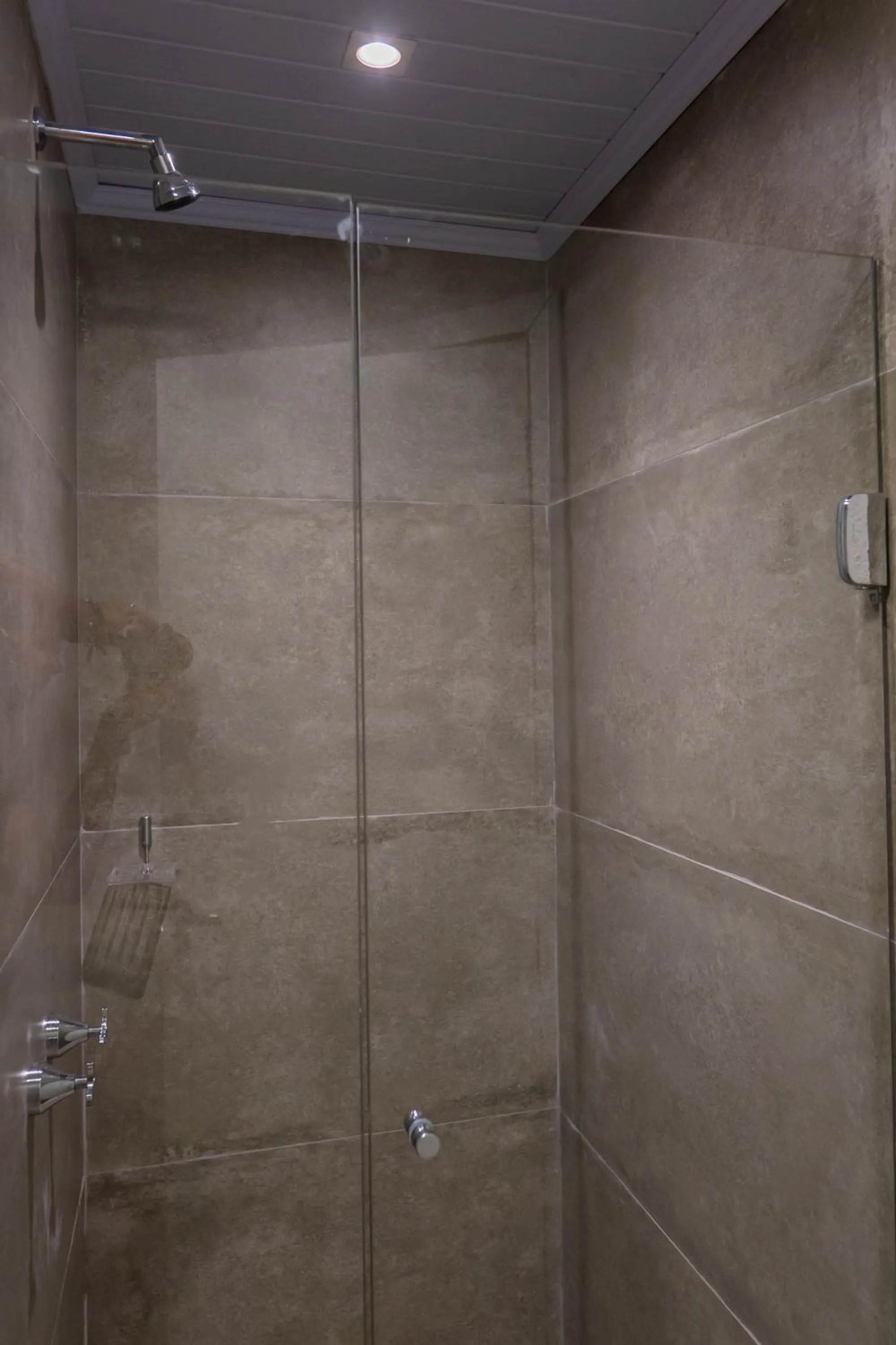 Bathroom in Front Comfort Teófilo Otoni