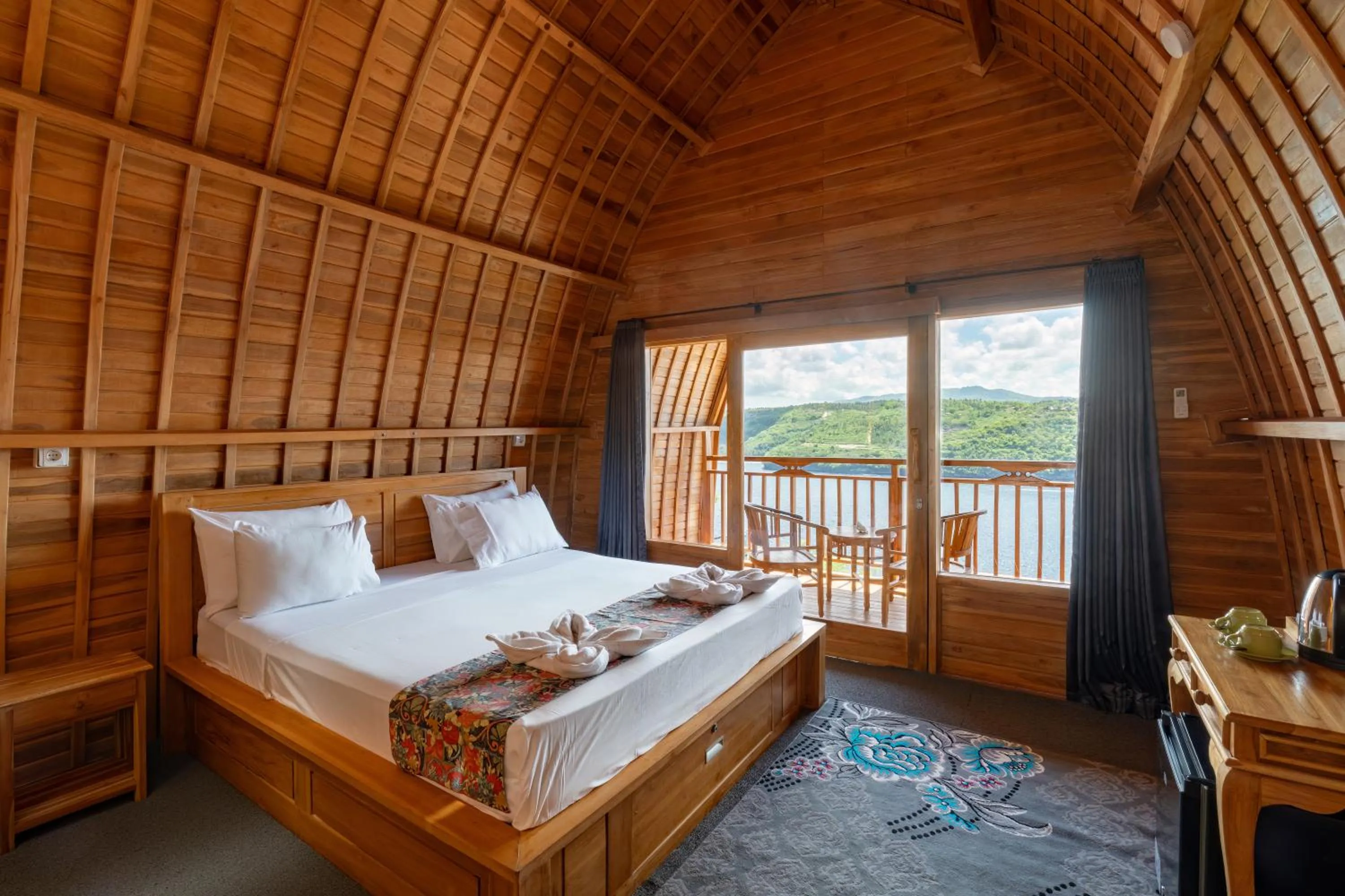 Bed in Butterfly Villas Nusa Ceningan