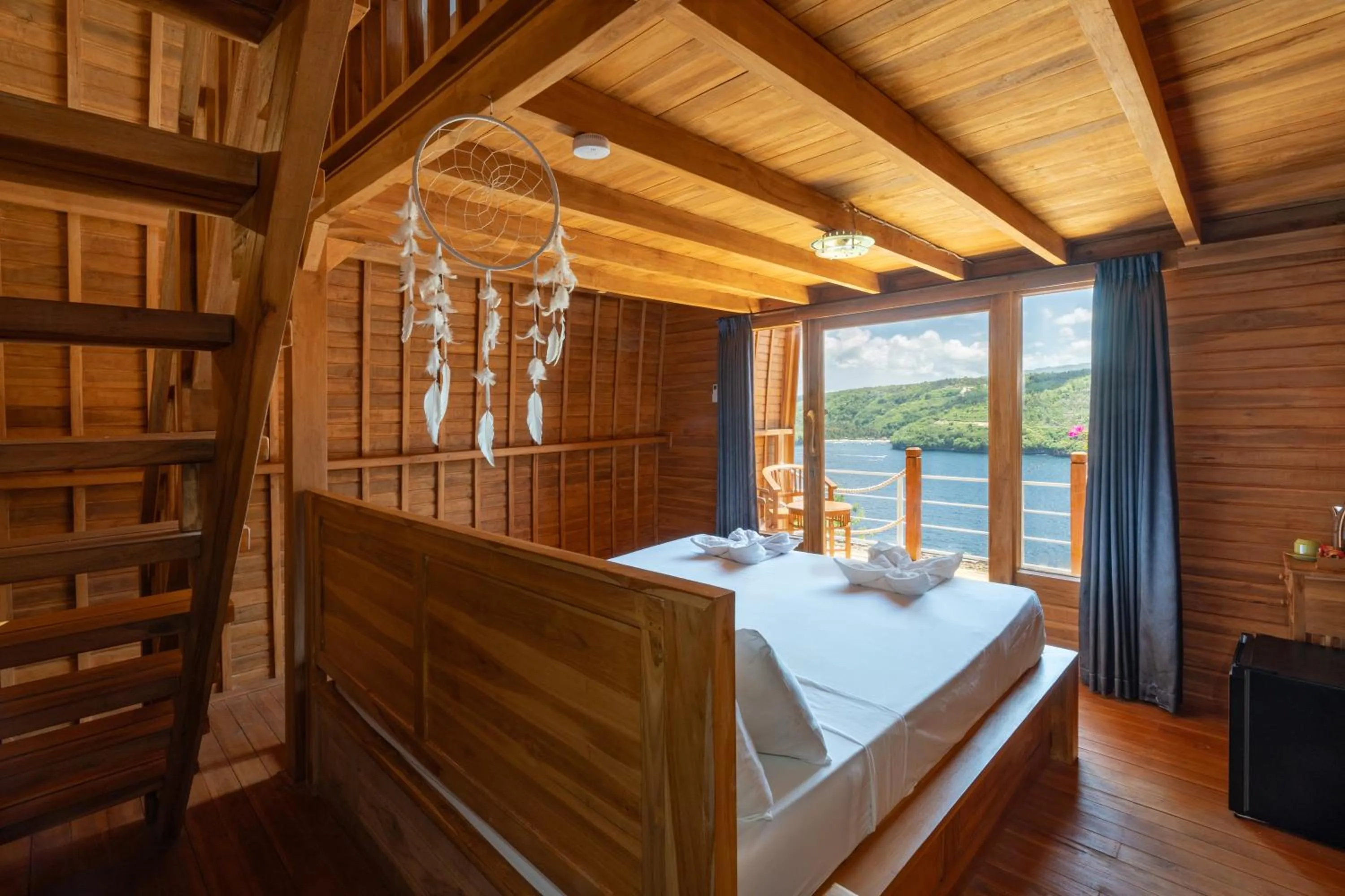 Bed in Butterfly Villas Nusa Ceningan