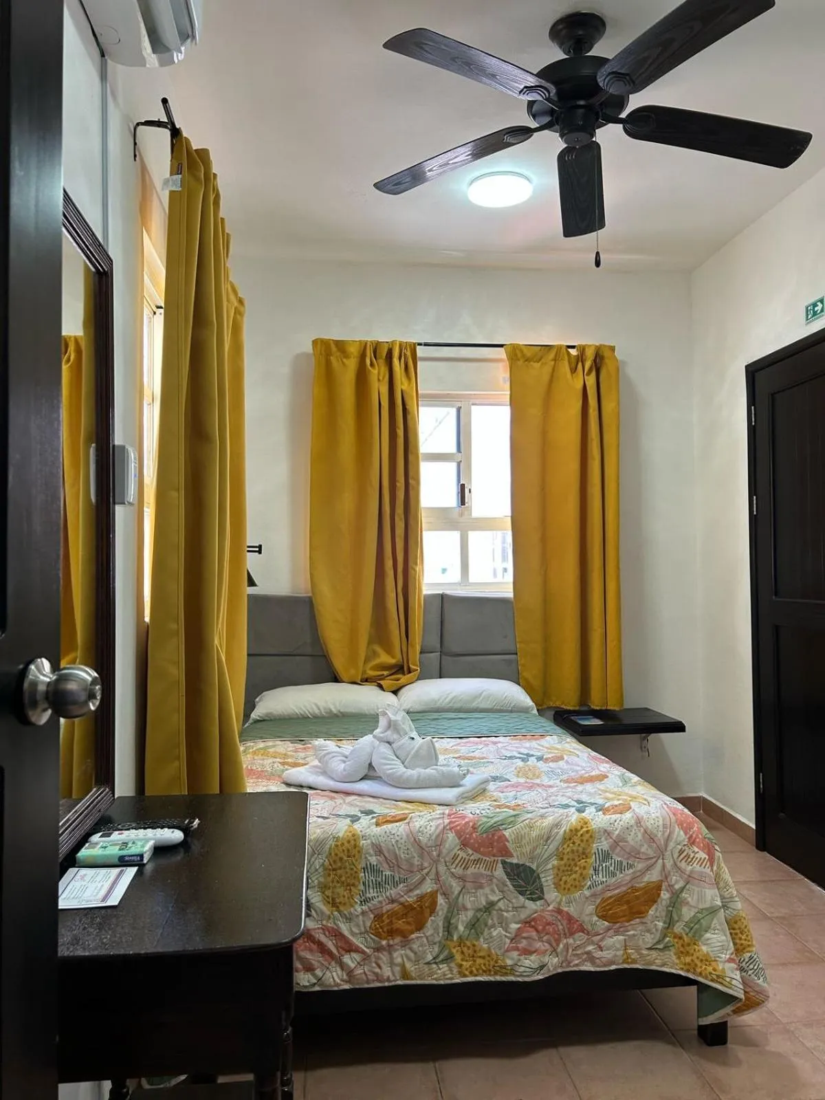 Photo of the whole room, Bed in Hotel Marcianito