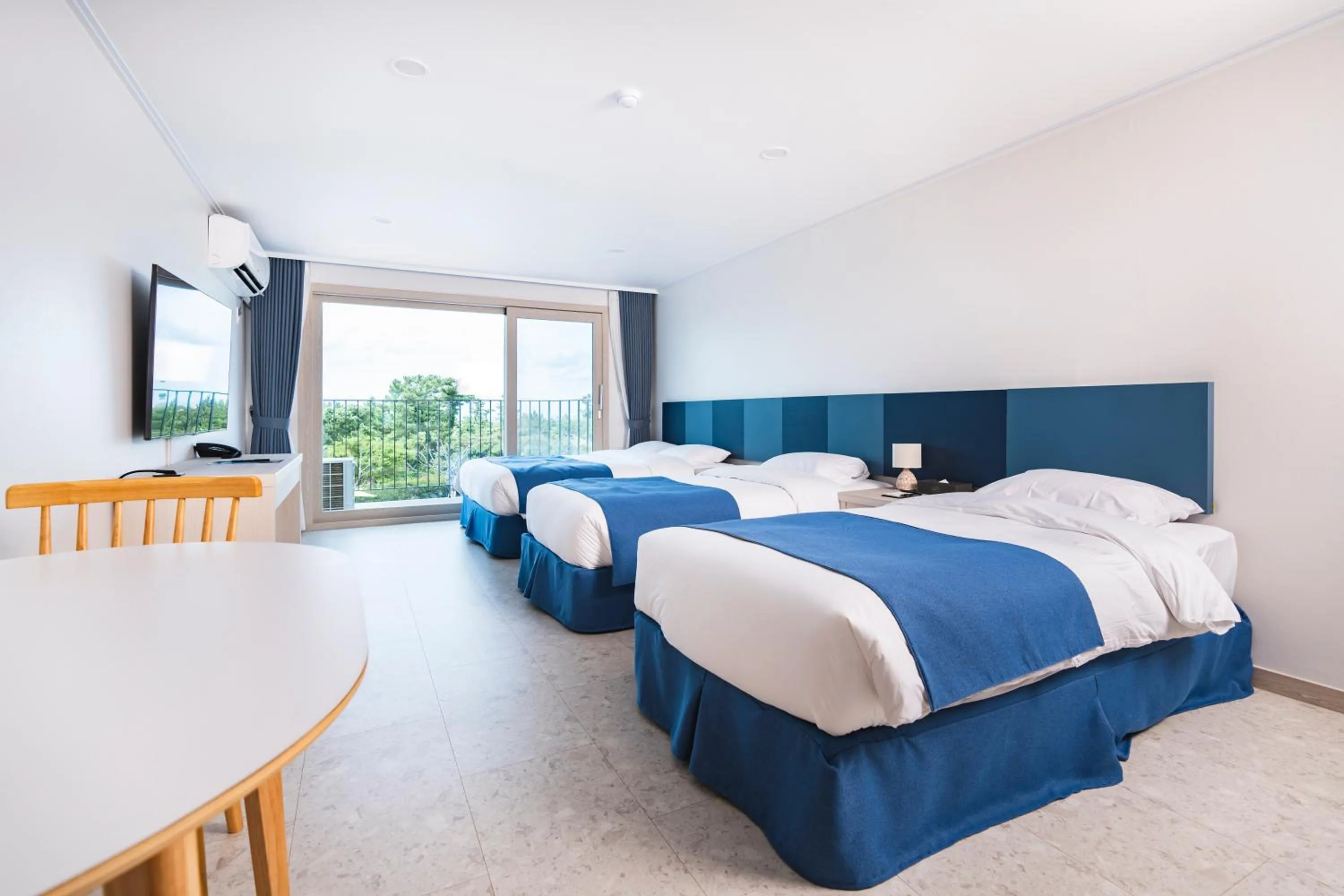 Deluxe Triple Residence in Hallim Resort