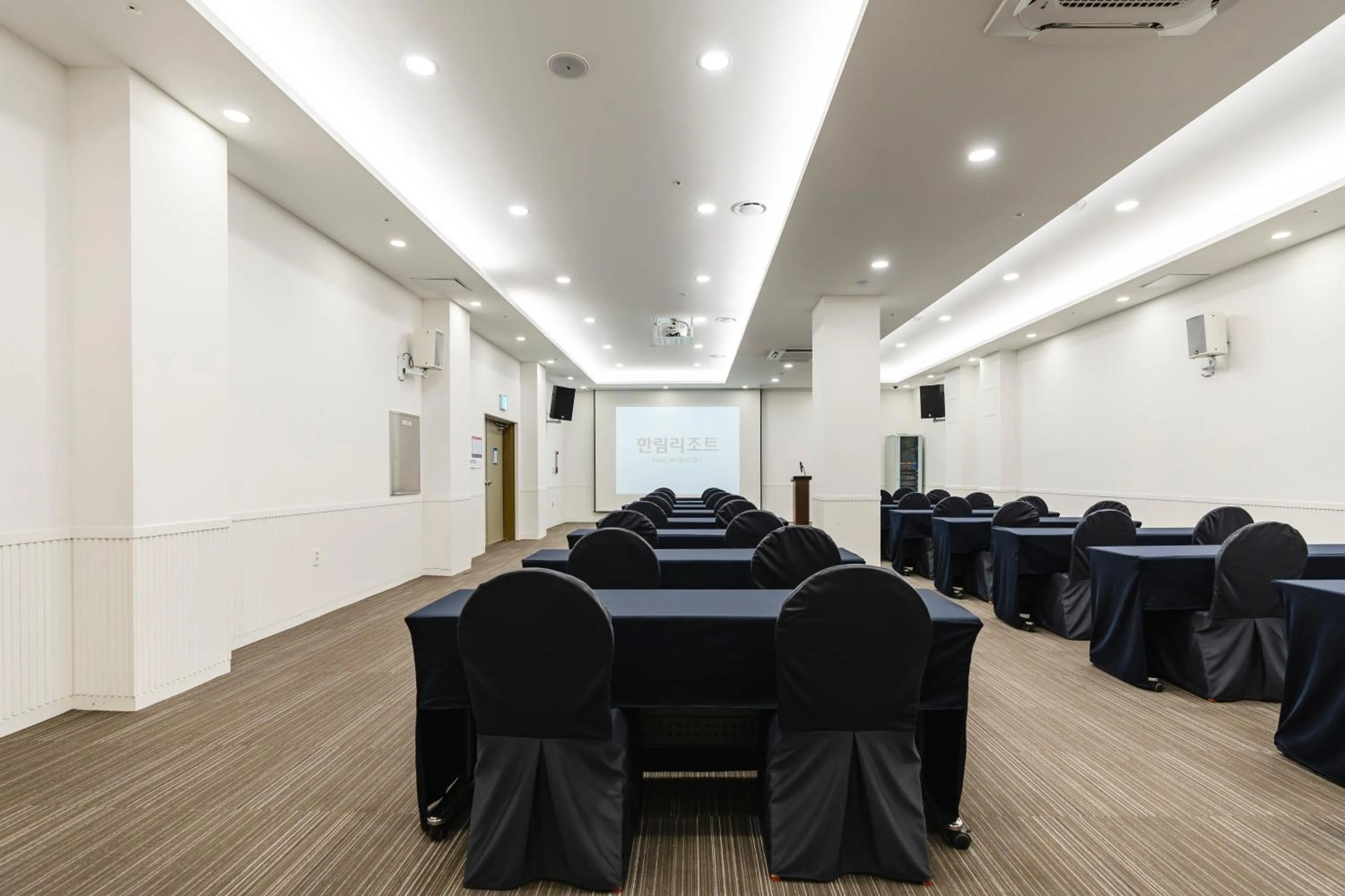 Banquet/Function facilities in Hallim Resort