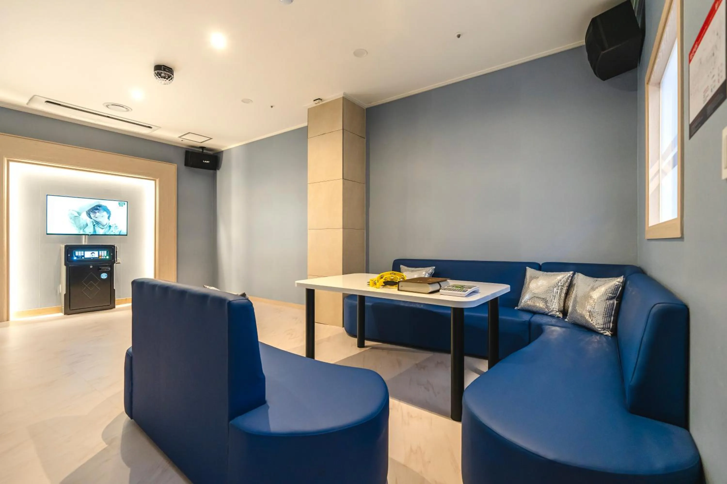 Karaoke in Hallim Resort