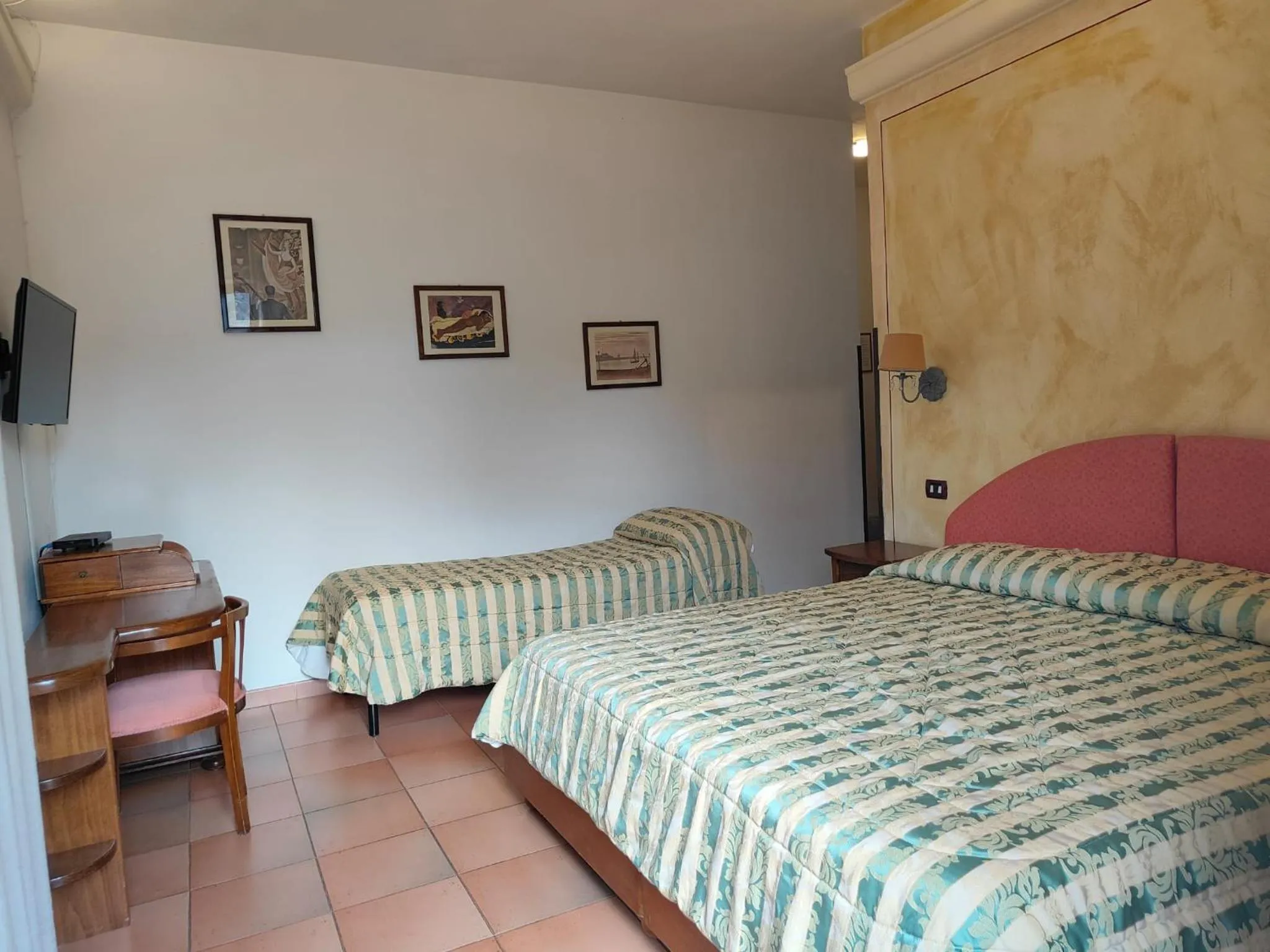 Photo of the whole room, Bed in Hotel Ristorante da Carlos