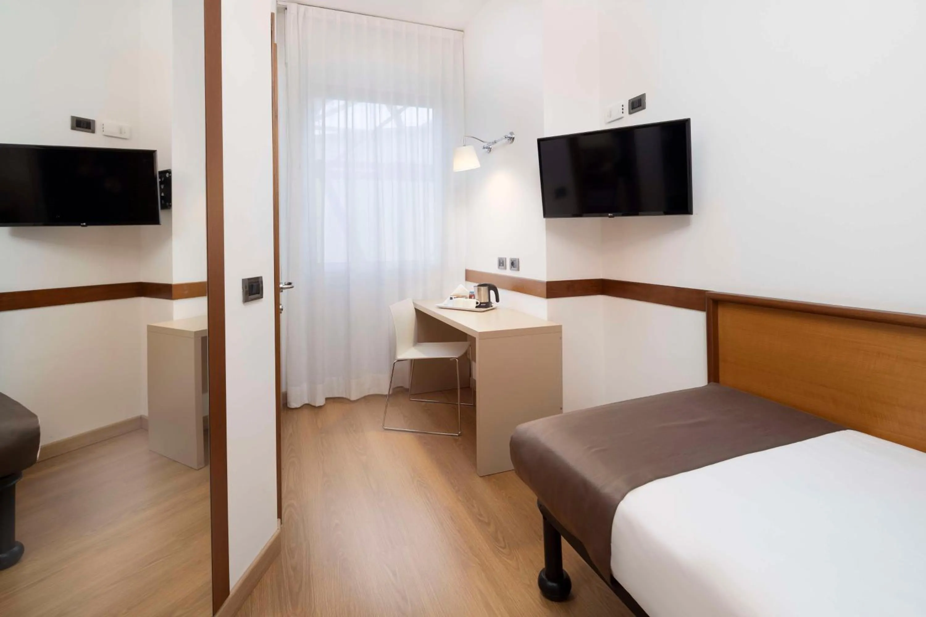 Photo of the whole room, Bed in Best Western Hotel Biri