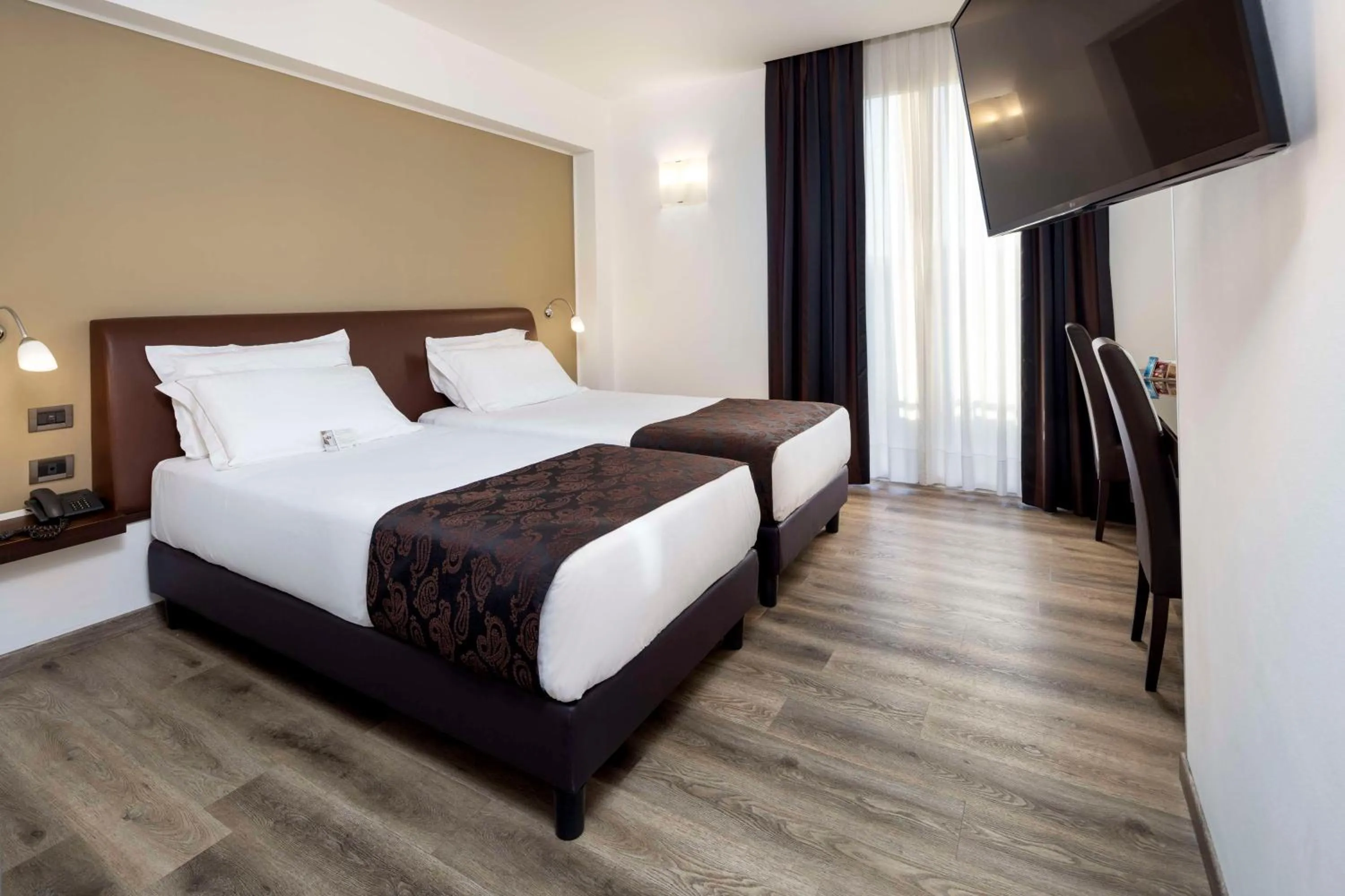 Bedroom, Bed in Best Western Hotel Biri