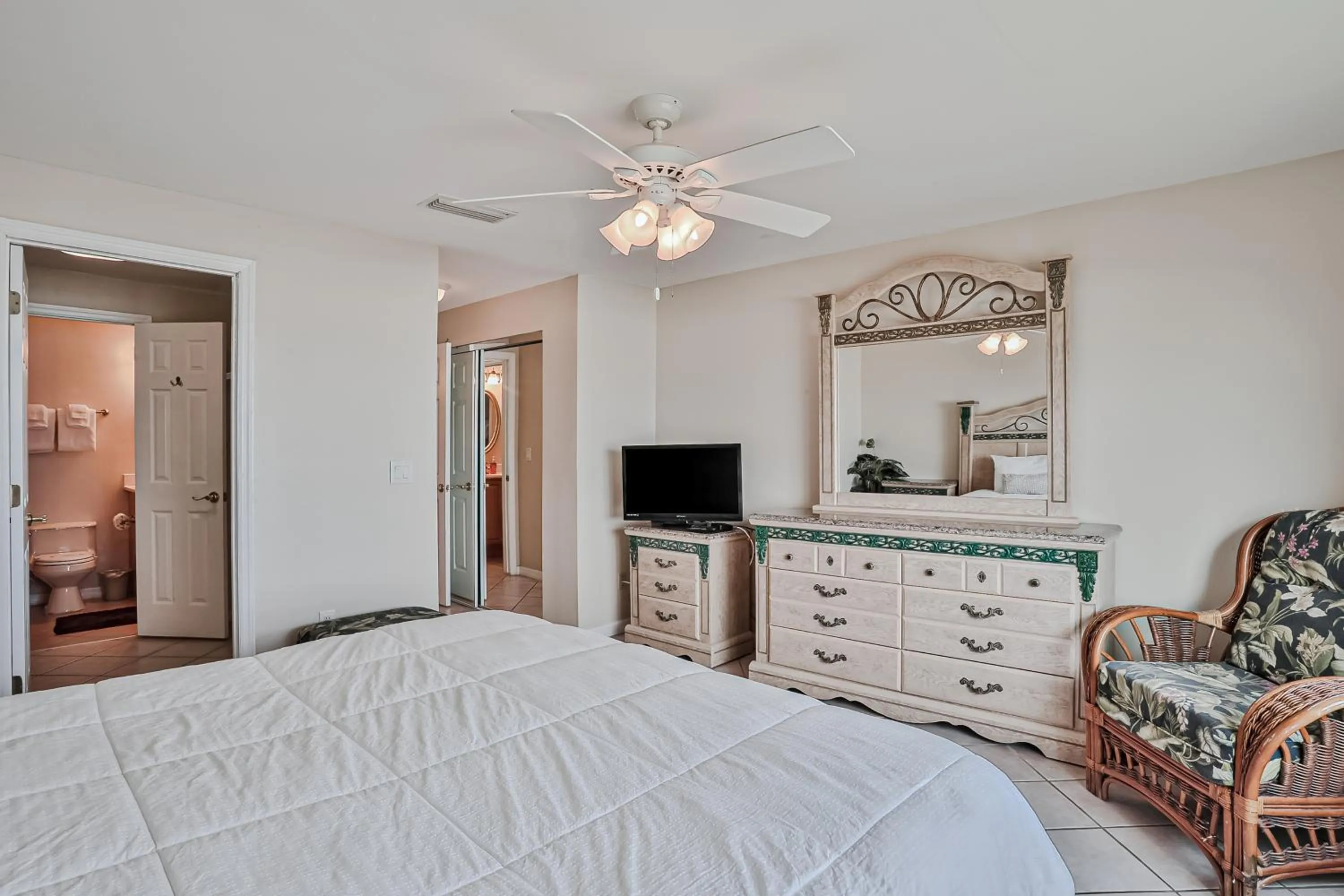 Bed in Four Winds Oceanfront Condo