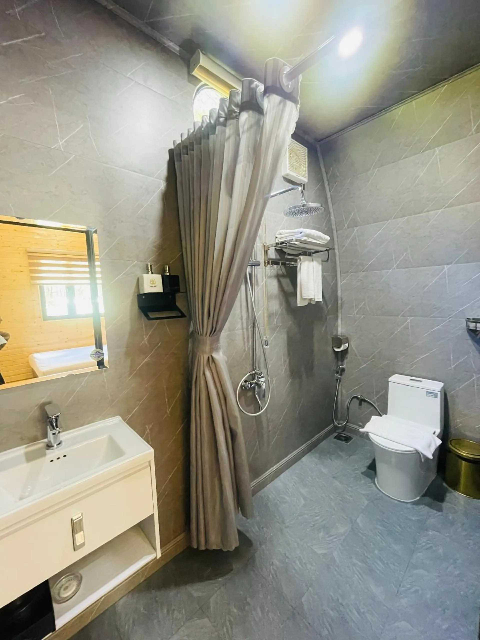 Rừng Lá Kim Resort