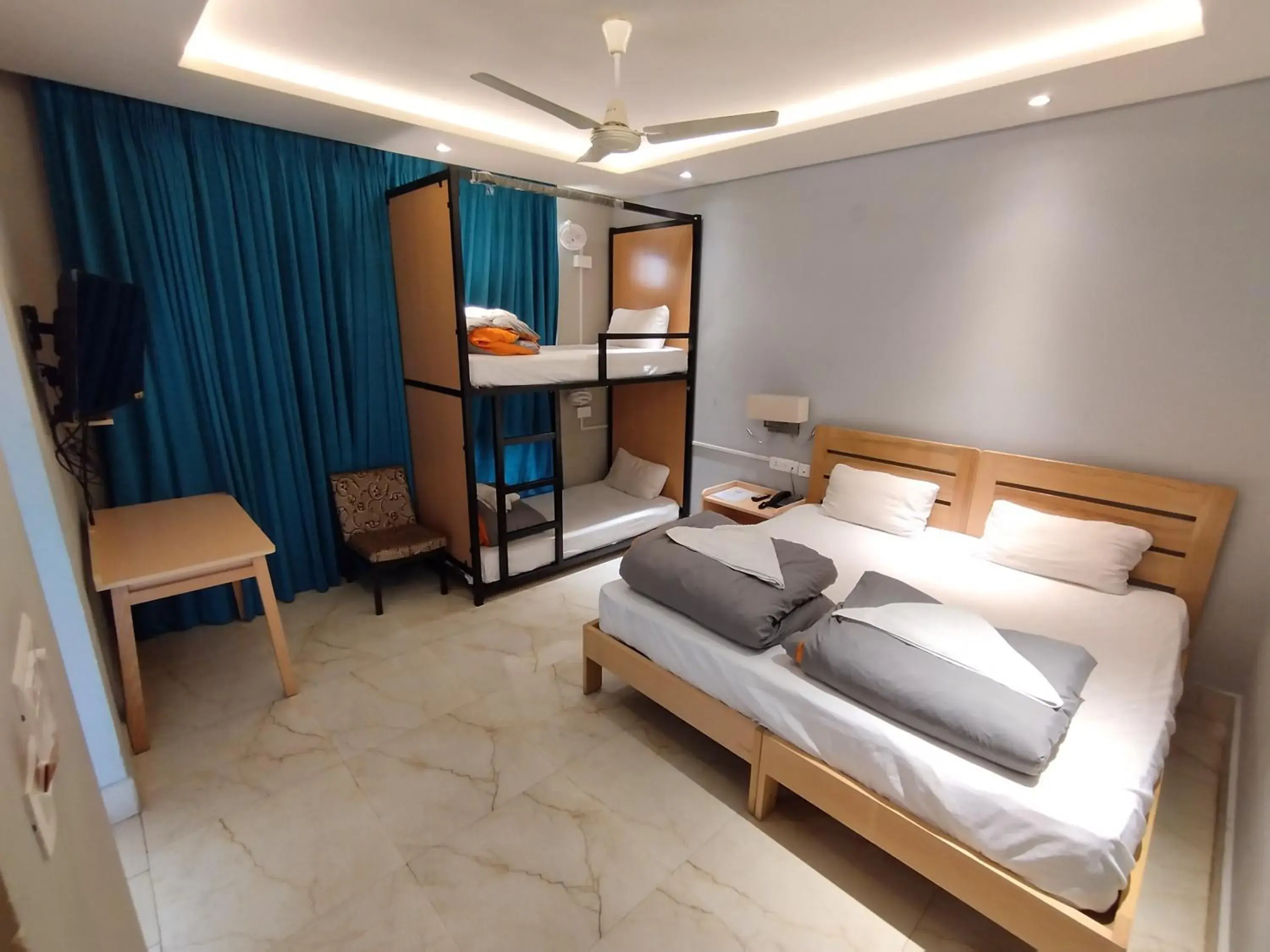 Quadruple Room with Bathroom in Madpackers Bir Quadruple Room with Bathroom in Madpackers Bir