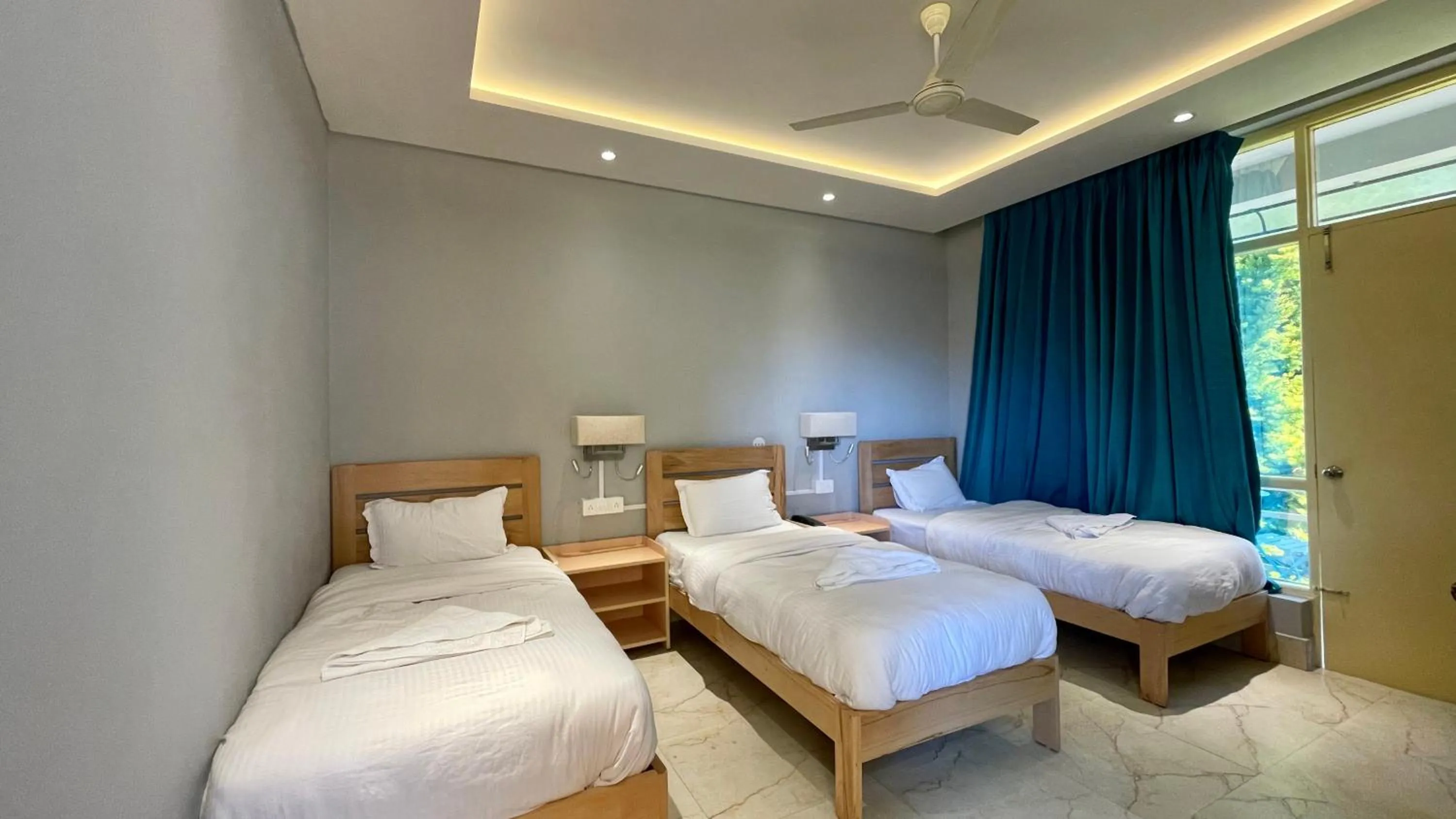 Bed in Madpackers Bir