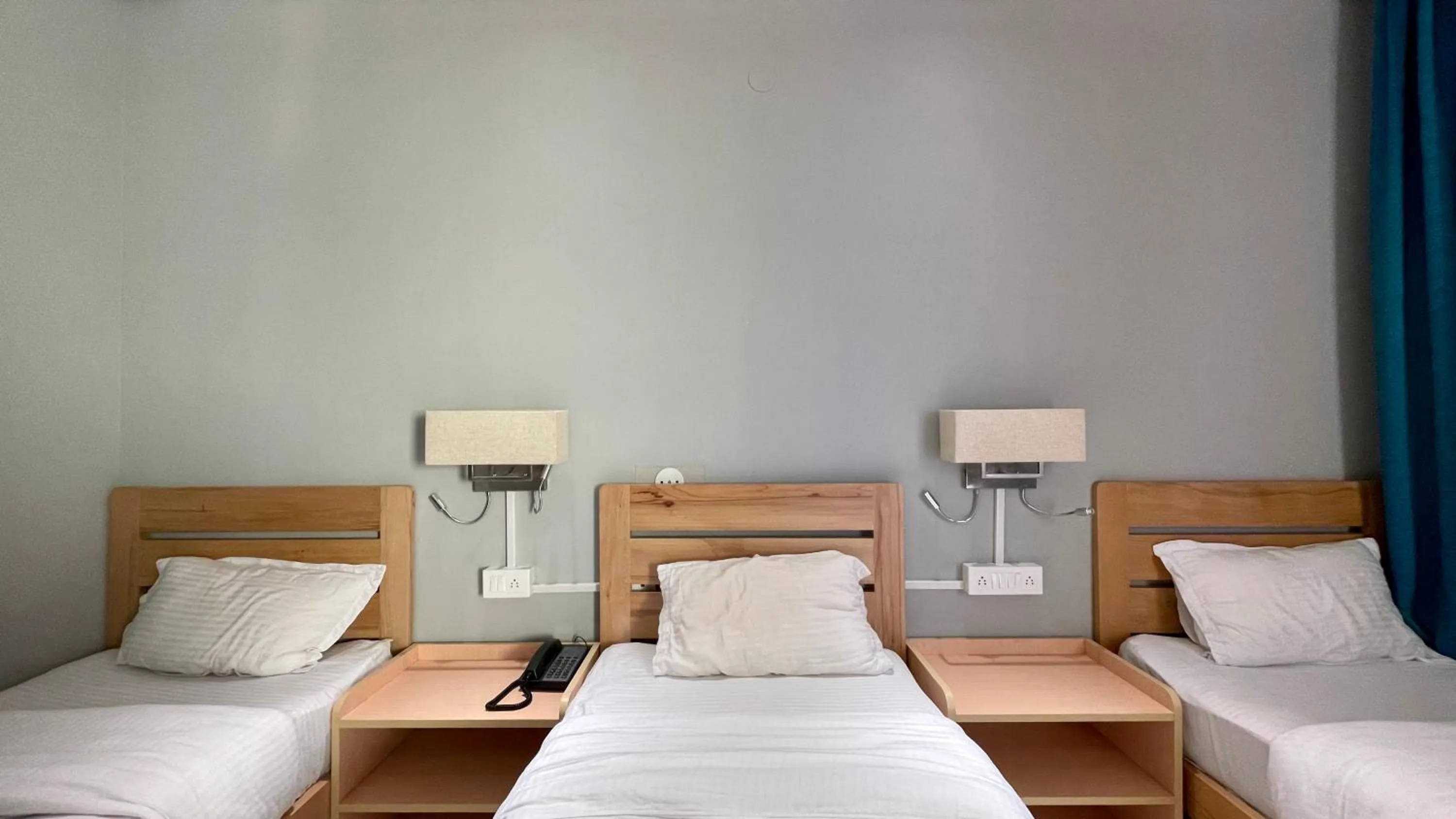 Bed in Madpackers Bir