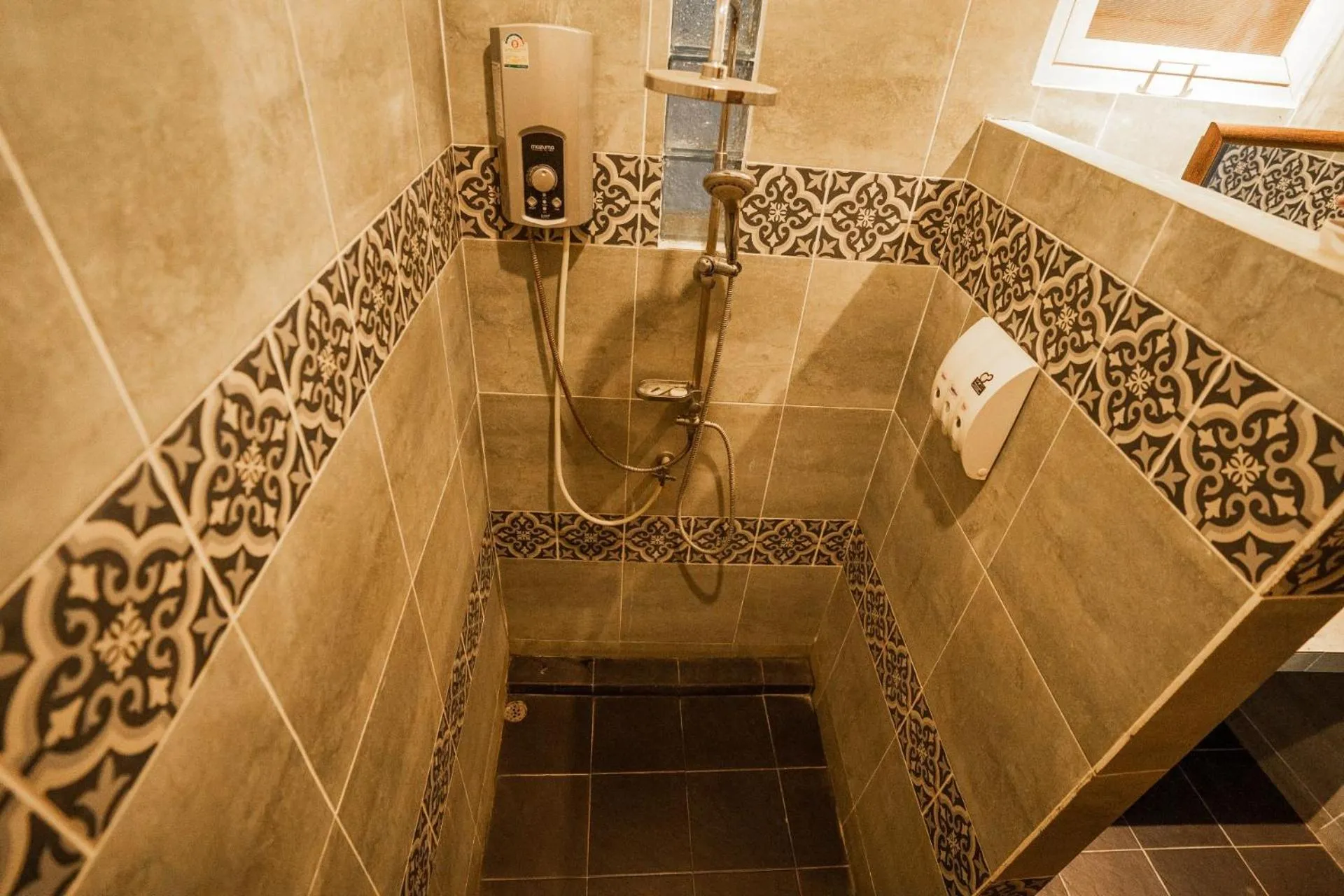 Shower in Nakorn River View