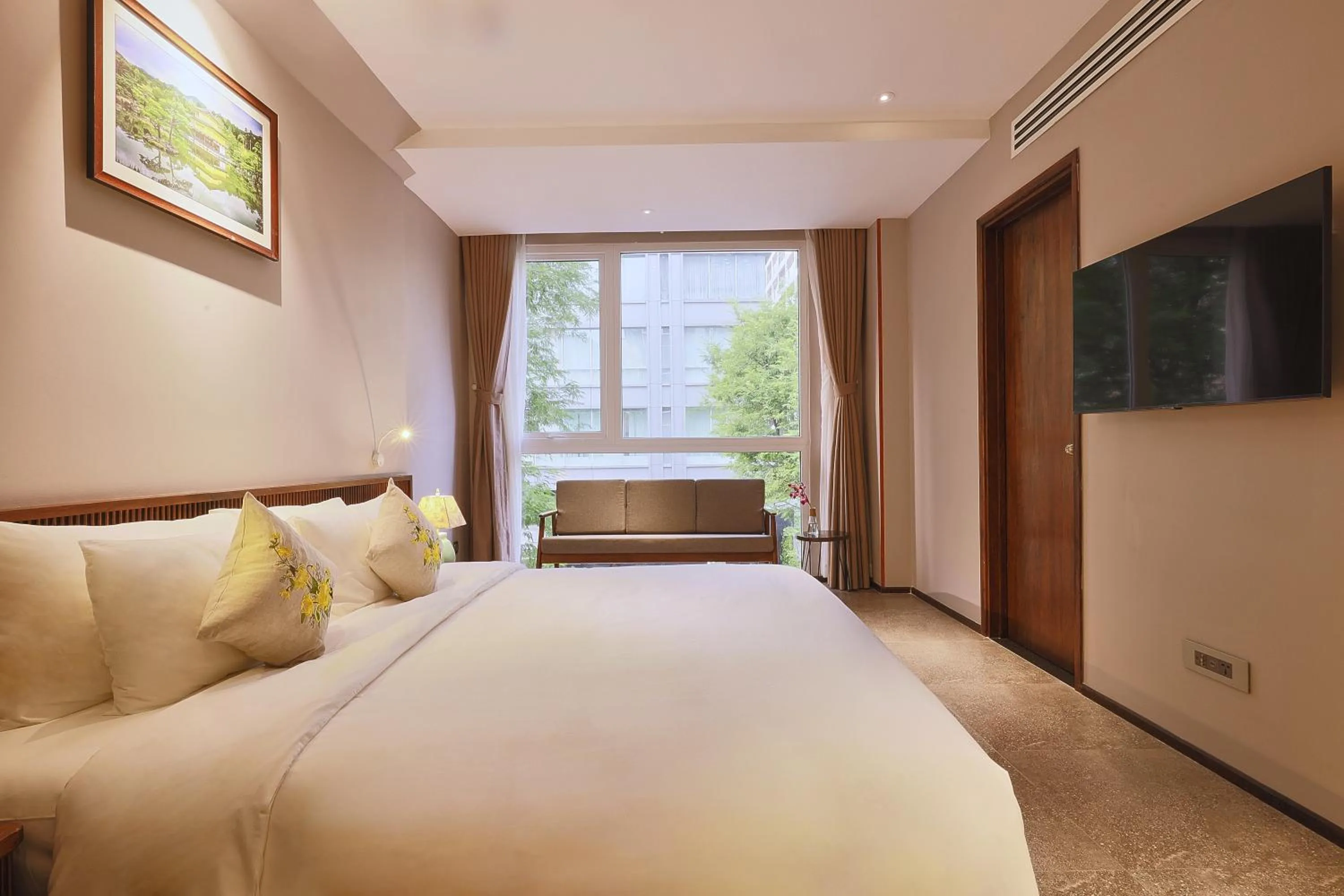 Living room, Bed in CHERRY BOUTIQUE HOTEL