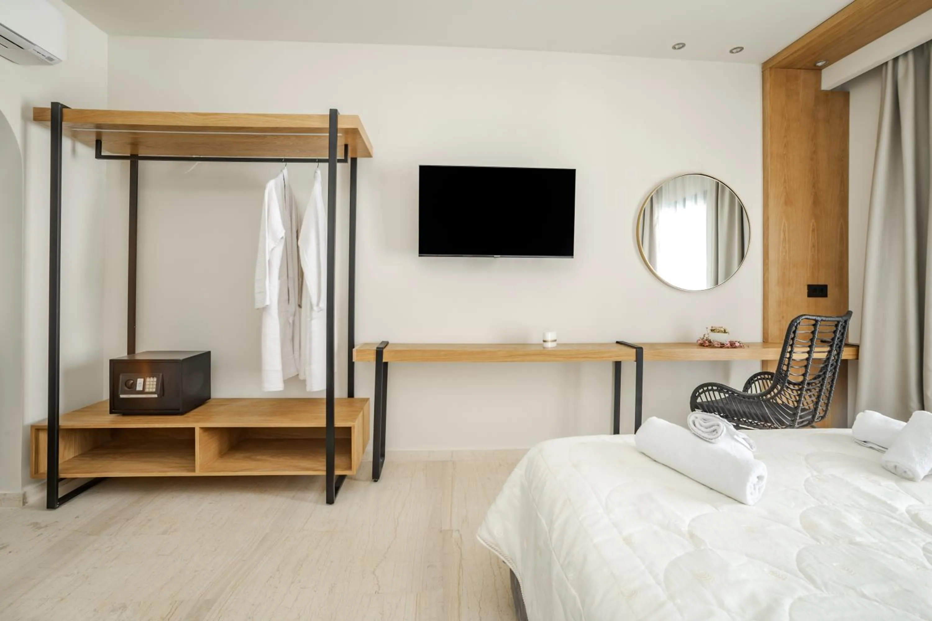 TV and multimedia, Bed in Nikon Boutique Hotel