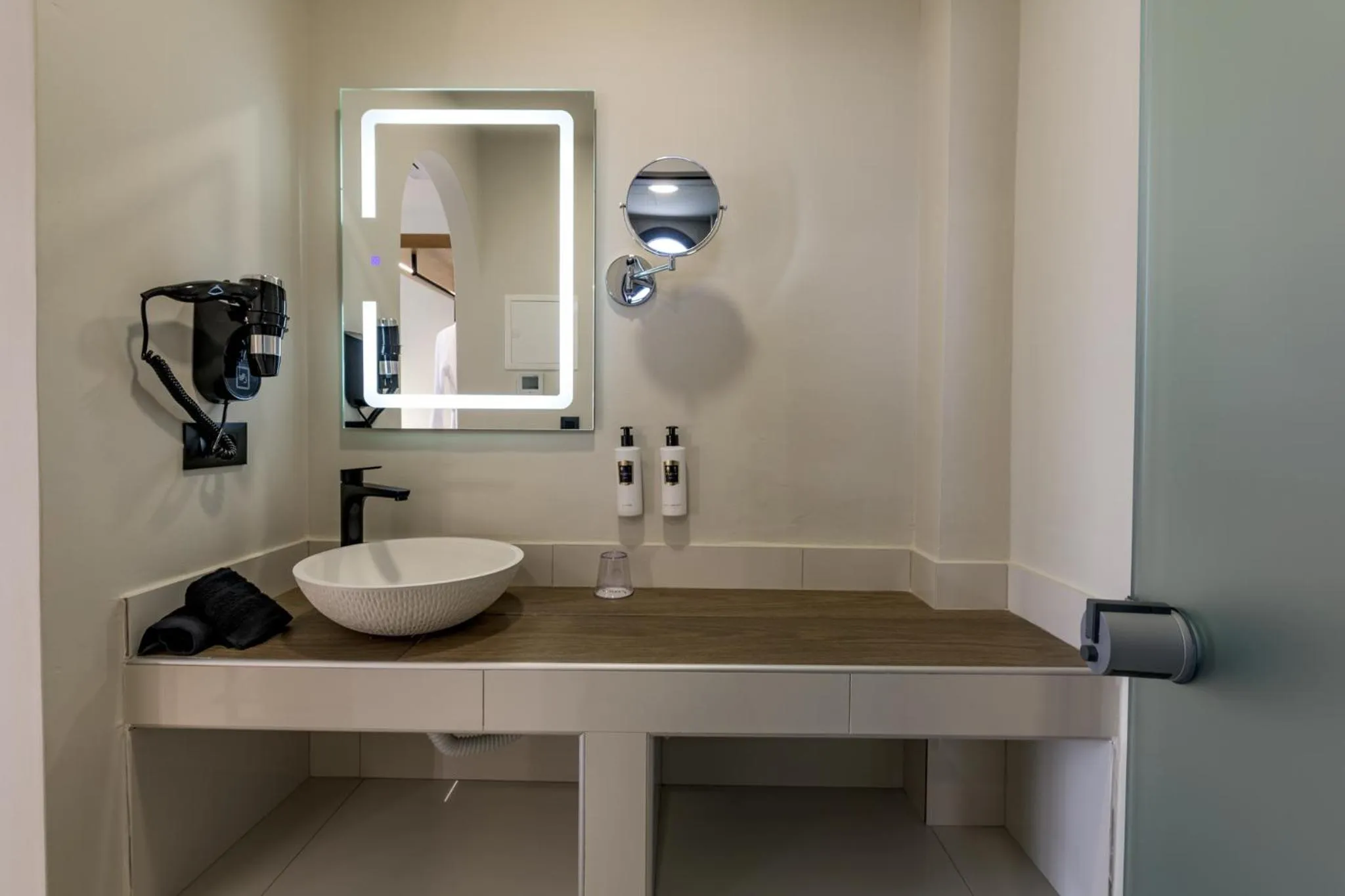 Bathroom in Nikon Boutique Hotel