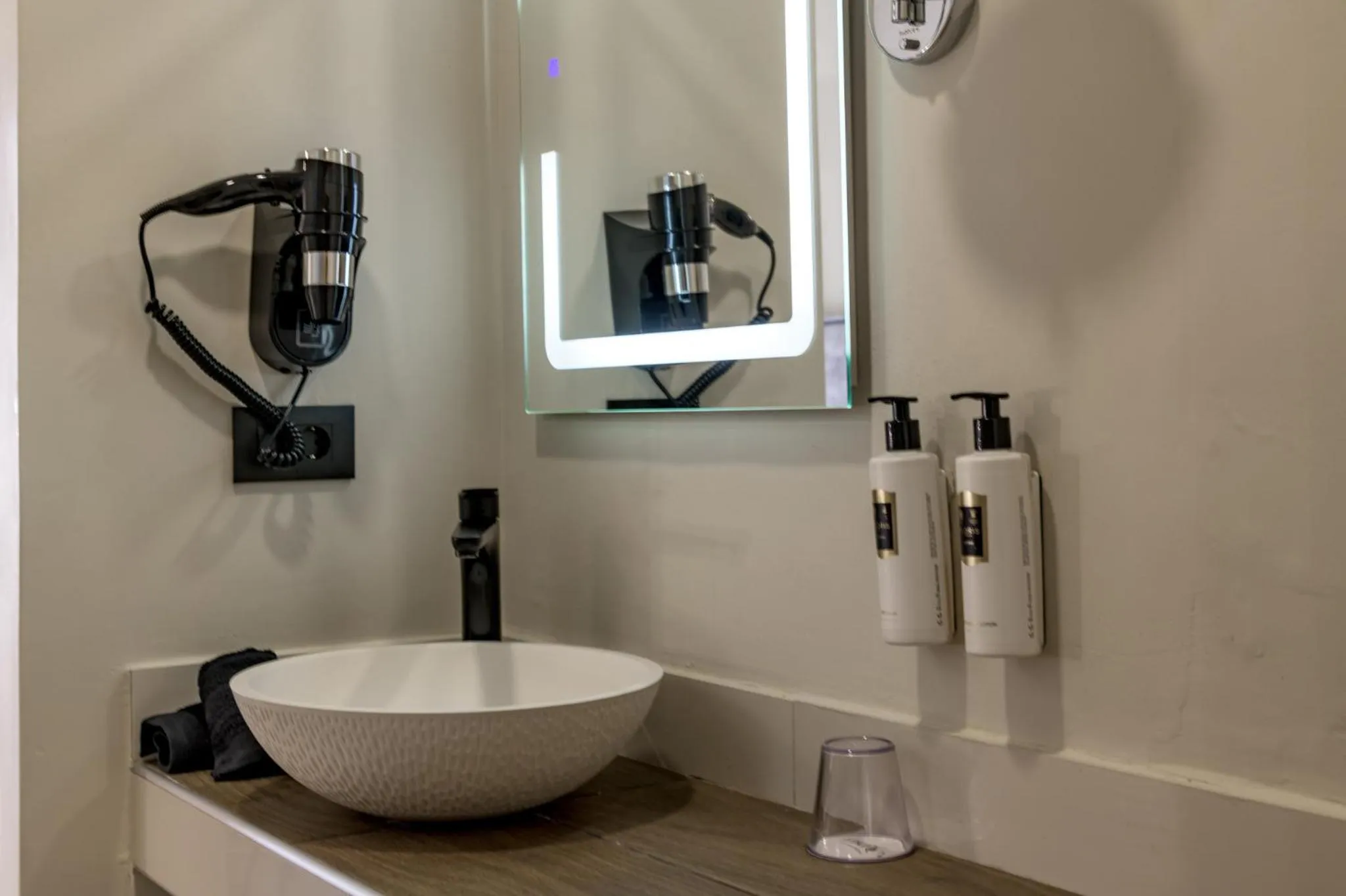 Bathroom in Nikon Boutique Hotel