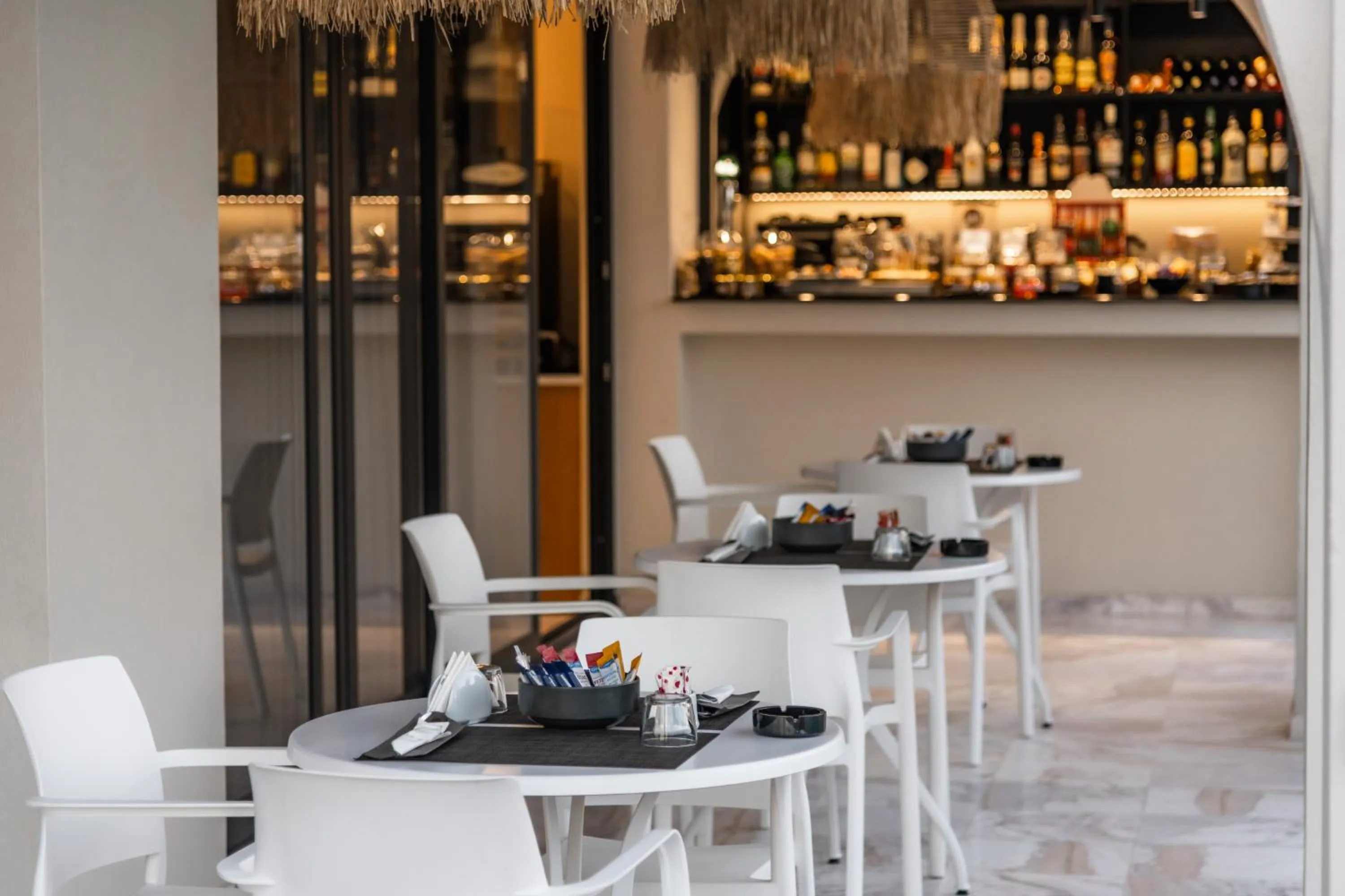 Restaurant/places to eat in Nikon Boutique Hotel