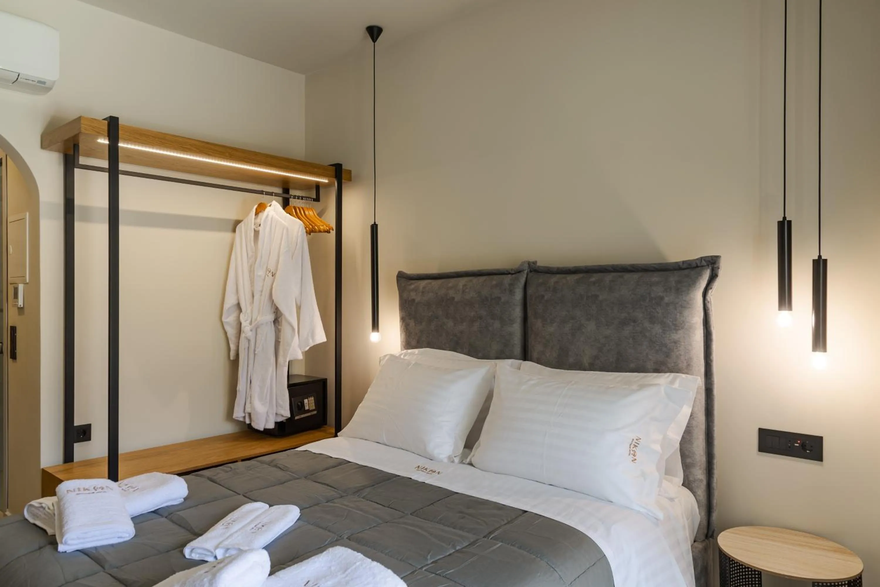 Bedroom, Bed in Nikon Boutique Hotel