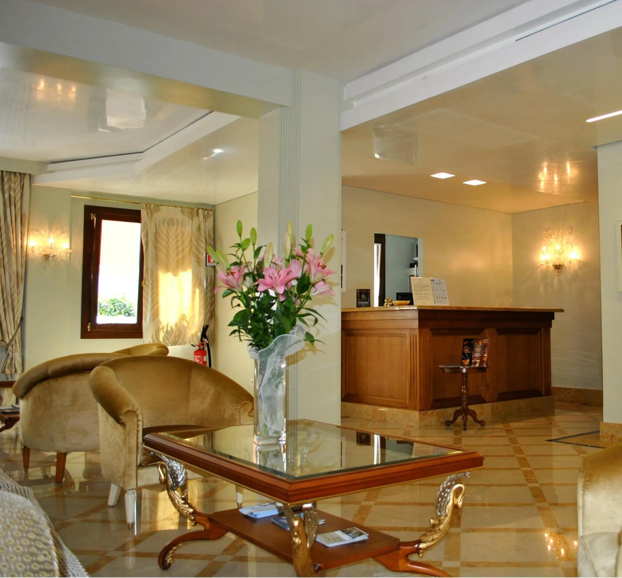 Lobby or reception in Hotel Carlton Capri
