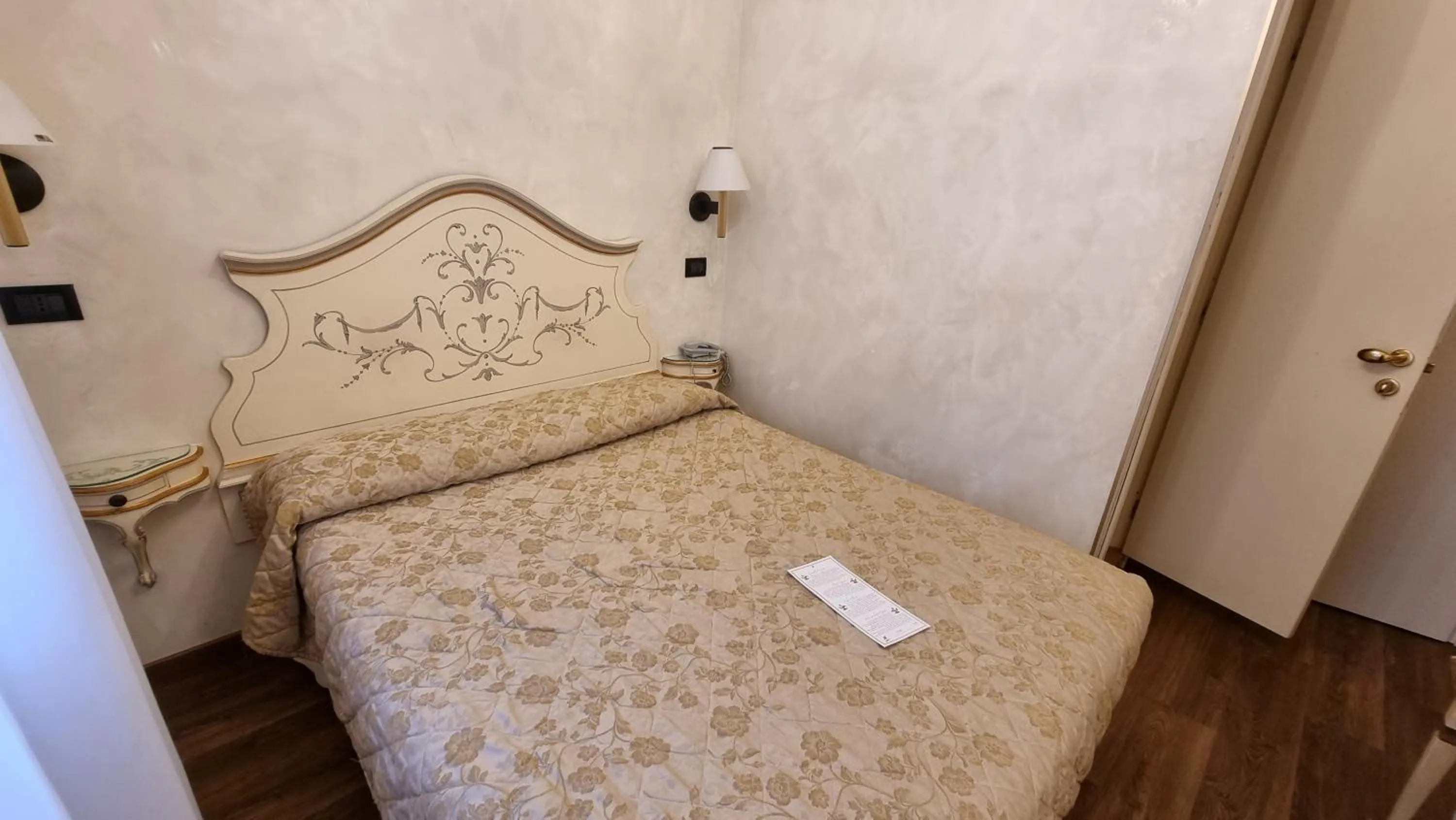 Bedroom, Bed in Hotel Carlton Capri