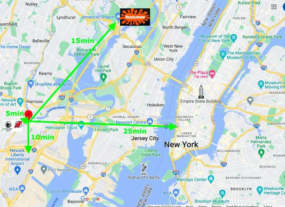 Property building in Best Room To Visit NYC-Subway Access