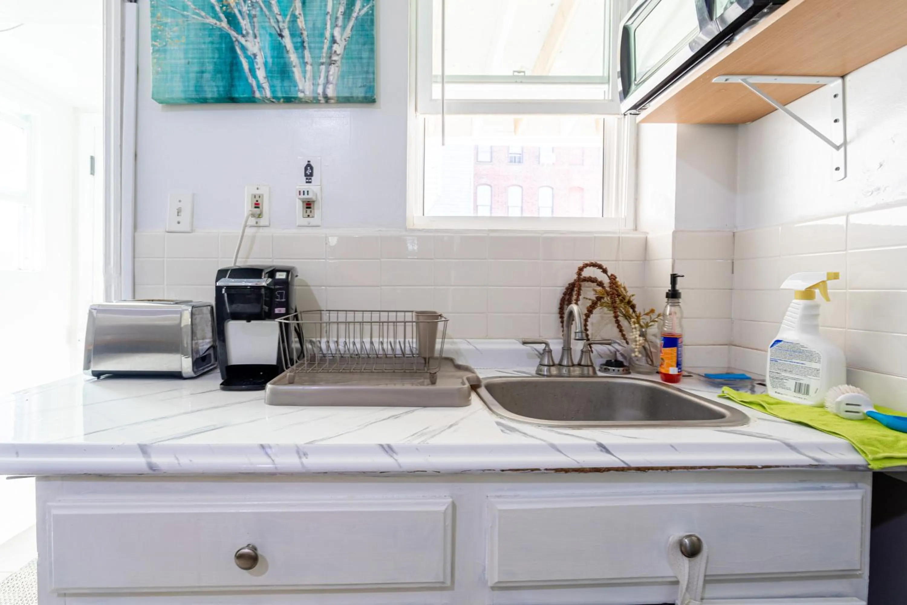 Kitchen or kitchenette in Best Room To Visit NYC-Subway Access