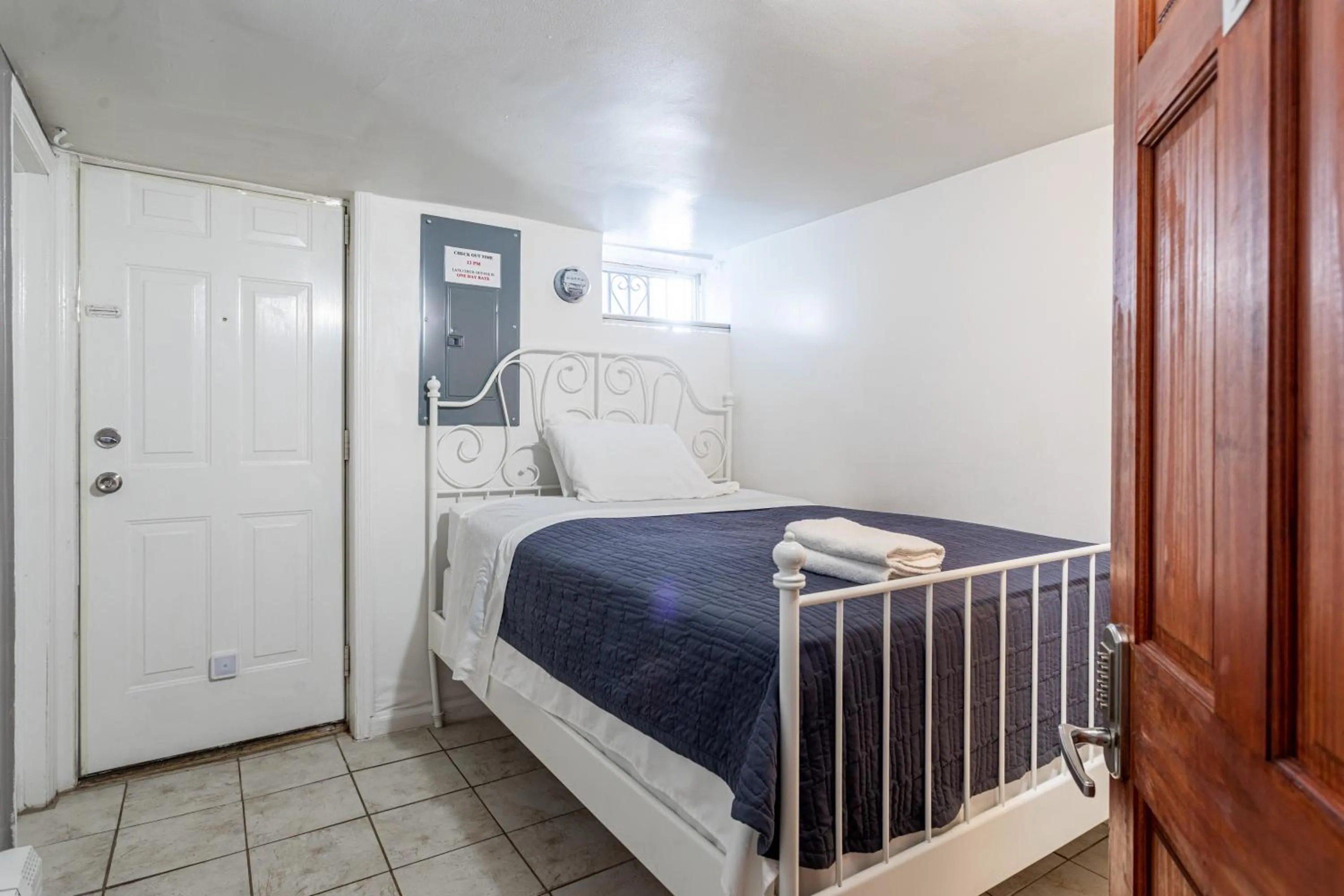 Photo of the whole room, Bed in Best Room To Visit NYC-Subway Access