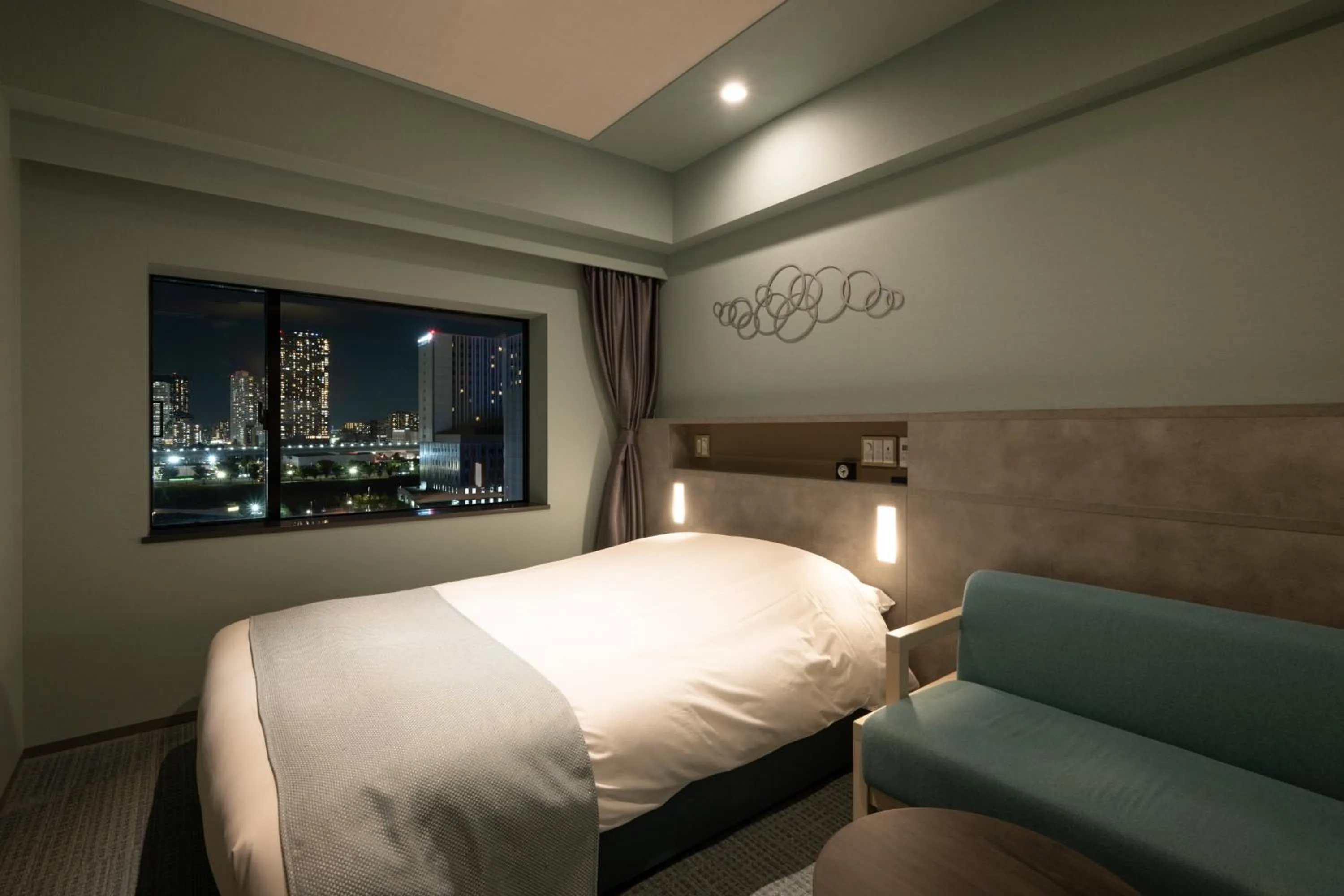 Shower, Bed in La Vista Tokyo Bay